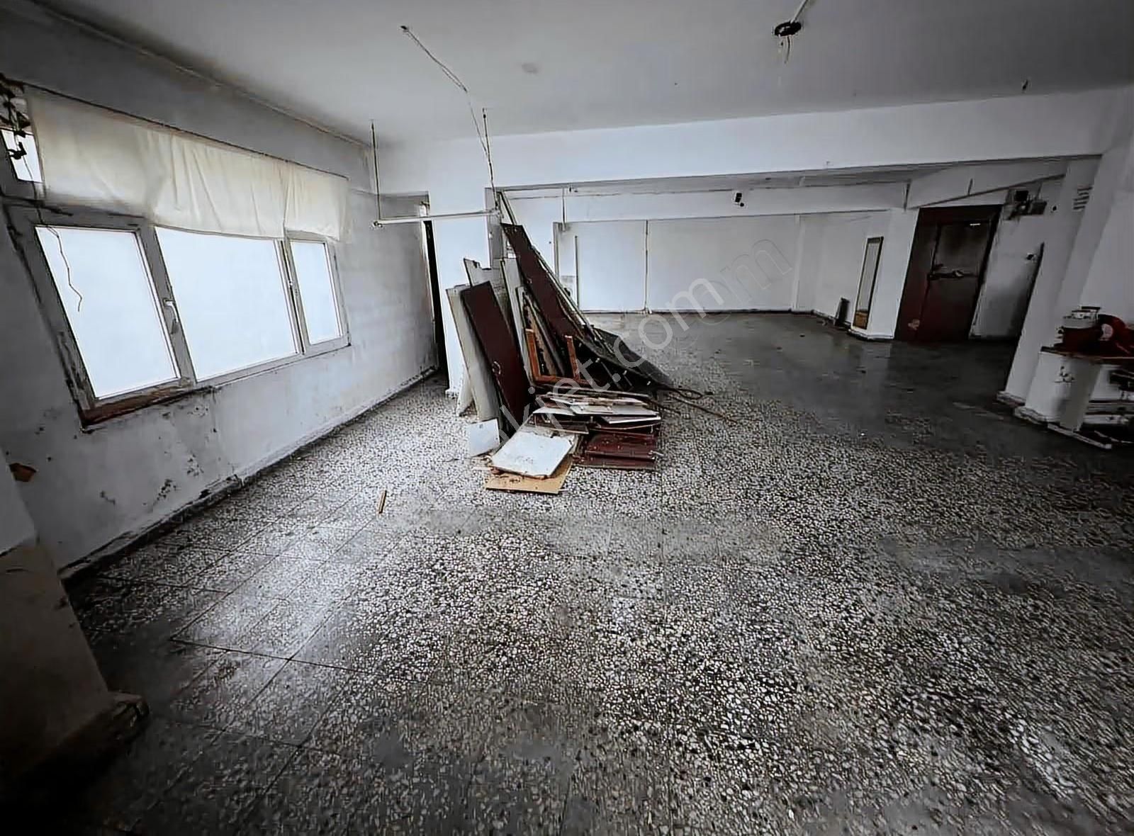 Uygun Emlaktançağlayan Caddeüstünde Kiralık 330m2 Komple Camlı - Görsel 7