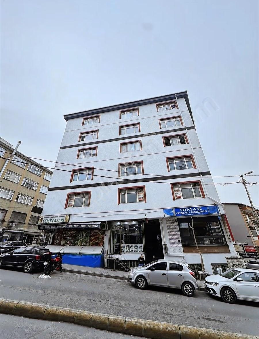 Uygun Emlaktançağlayan Caddeüstünde Kiralık 330m2 Komple Camlı