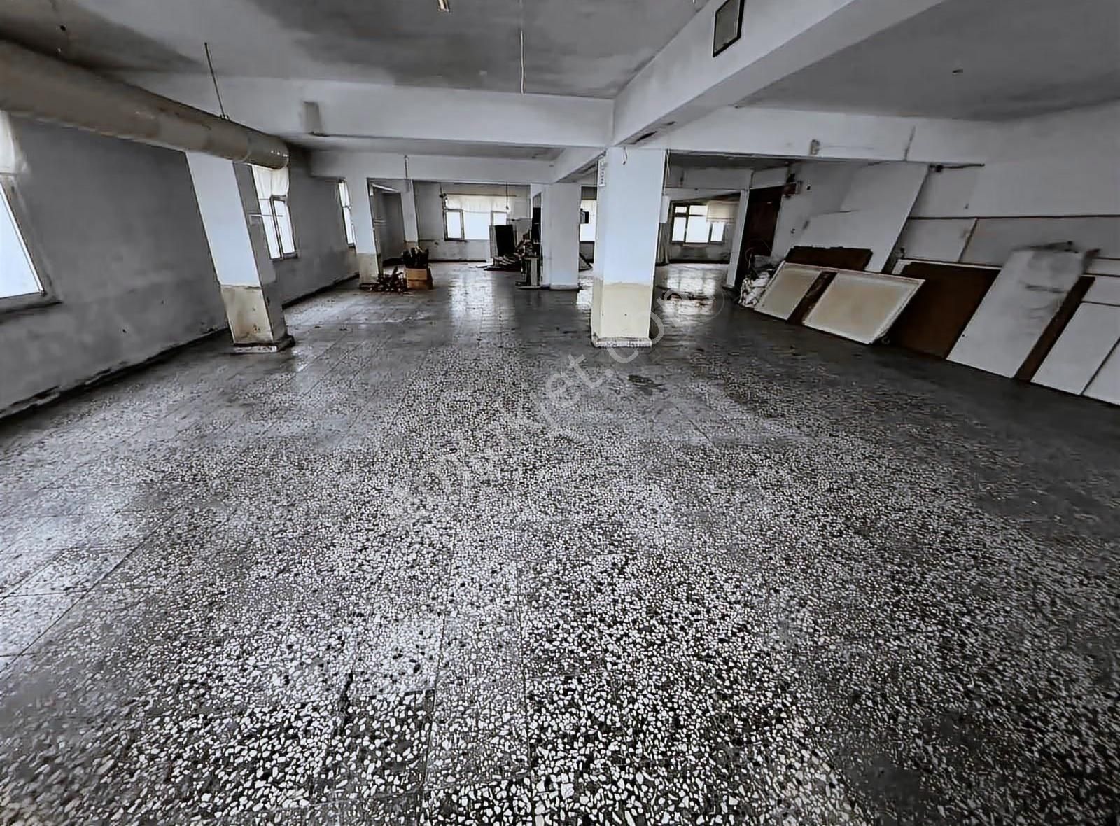 Uygun Emlaktançağlayan Caddeüstünde Kiralık 330m2 Komple Camlı - Görsel 14