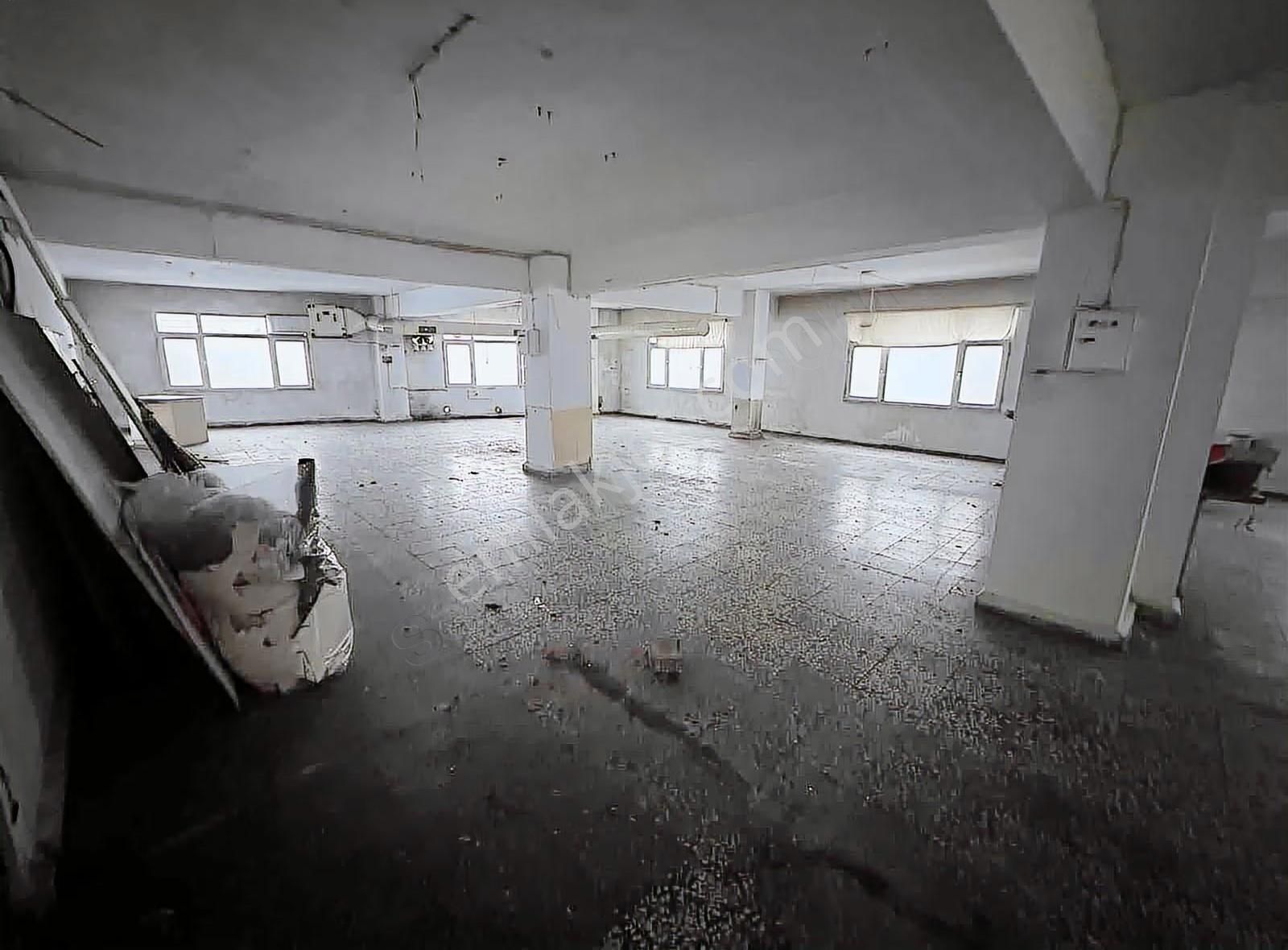 Uygun Emlaktançağlayan Caddeüstünde Kiralık 330m2 Komple Camlı - Görsel 23