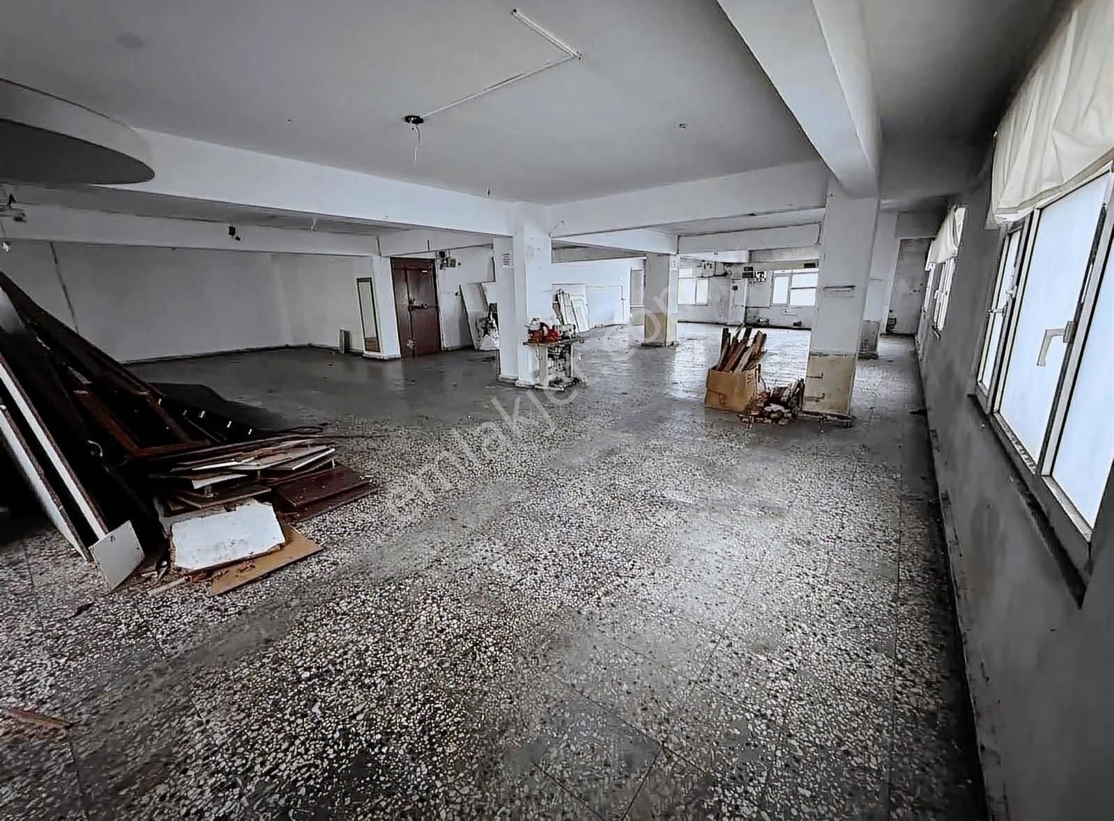 Uygun Emlaktançağlayan Caddeüstünde Kiralık 330m2 Komple Camlı - Görsel 15