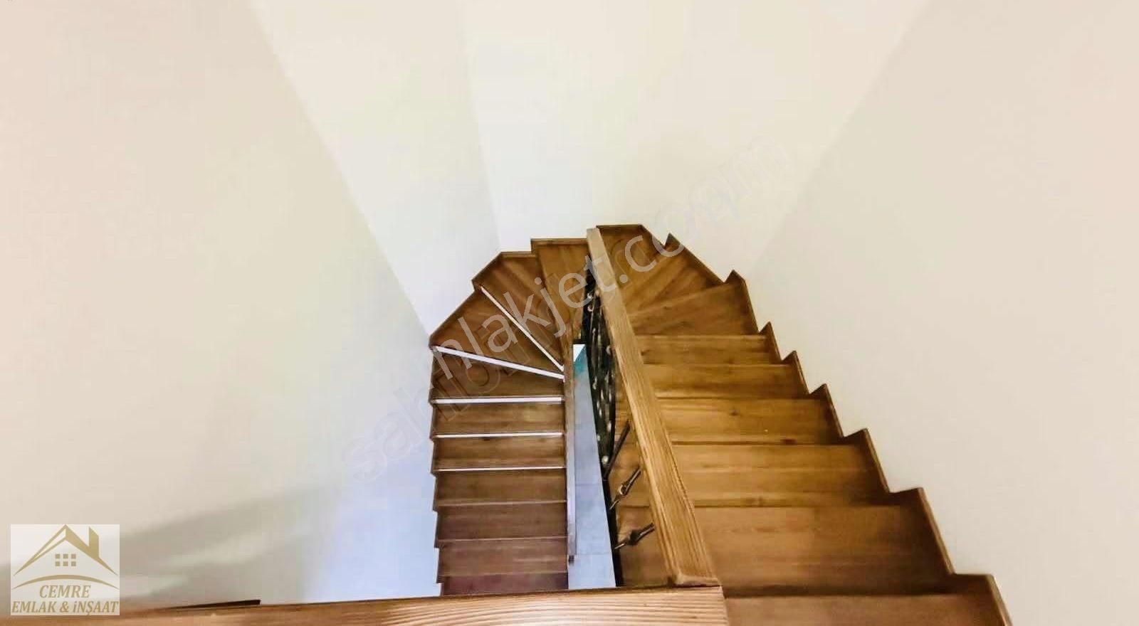 Cemre Emlaktan Bölgenin En Güzel Dairesi Merkezi Konumda - Görsel 24
