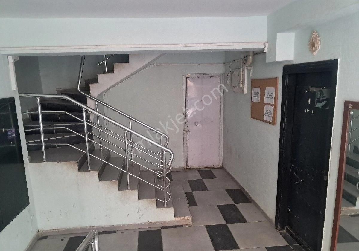 Yenibağlarda Açıköğretim Bürosu Yanında Kiralık Bakımlı Ve Güzel 1+1 Daire - Görsel 9