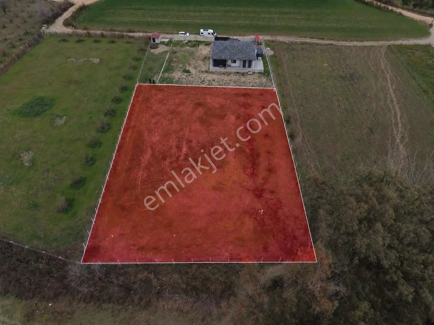 Bahtılı'da 2500m2 Elektrik Suyu Mevcut Arsa
