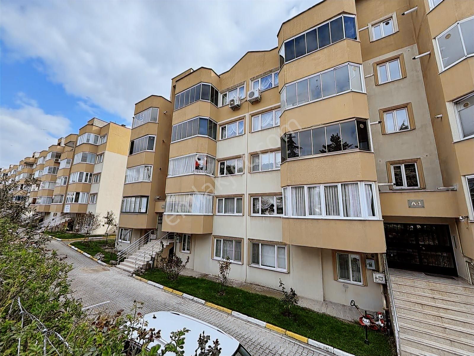 Emek Altın Koza 1 Sitesinde Kiralık 3+1 Daire