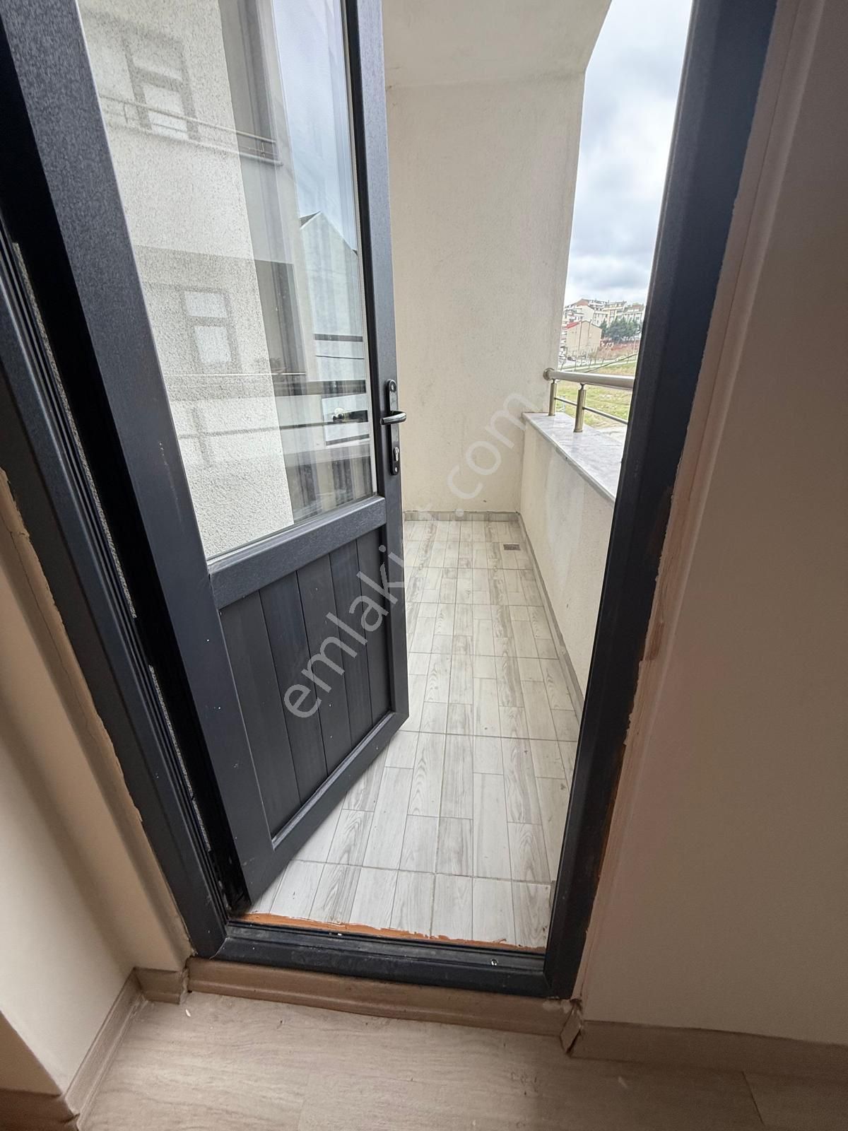 Arnavutköy Nenehatun Mahallesi 2+1 Ara Kat Kiralık Daire - Görsel 5