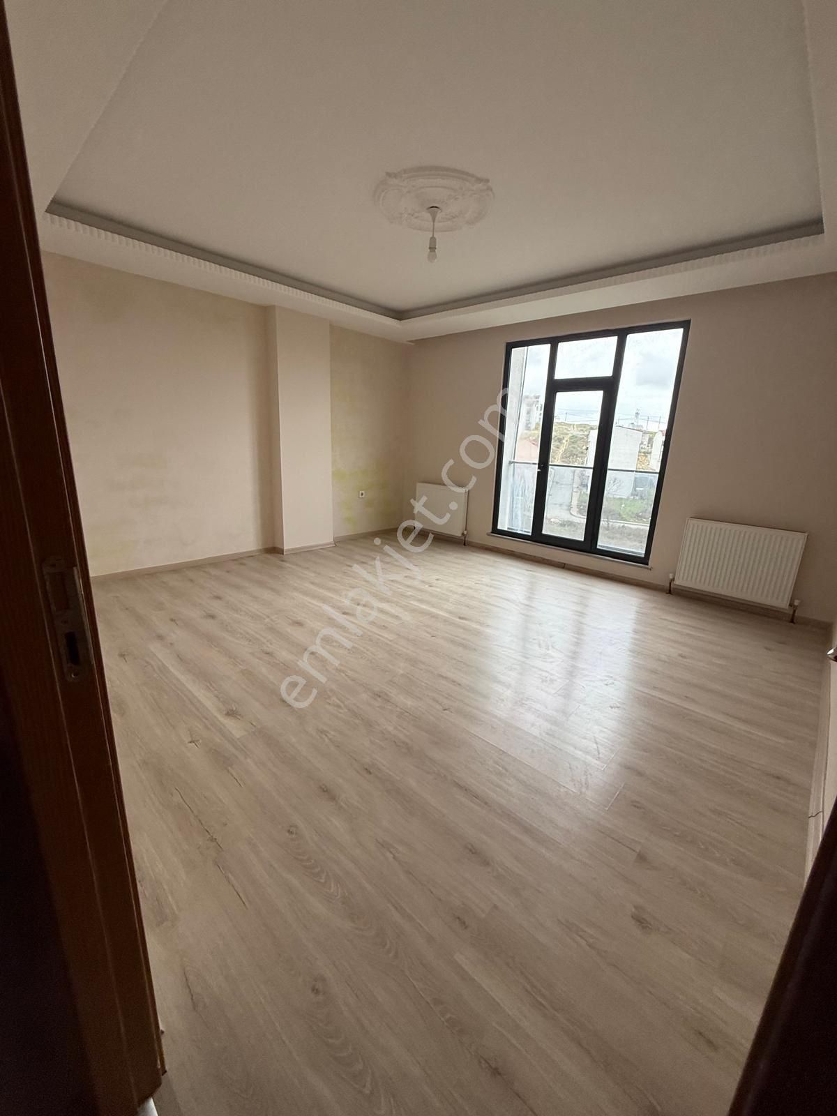 Arnavutköy Nenehatun Mahallesi 2+1 Ara Kat Kiralık Daire