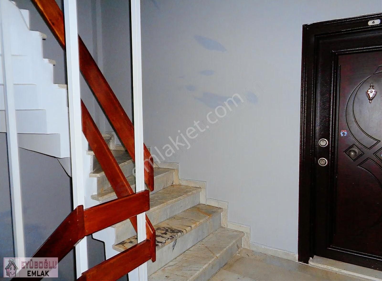 Adatepe'de Caddeye Ve Sahile Yakın3+1 Kom.3.kat Köşe Bina 110 M2 - Görsel 18