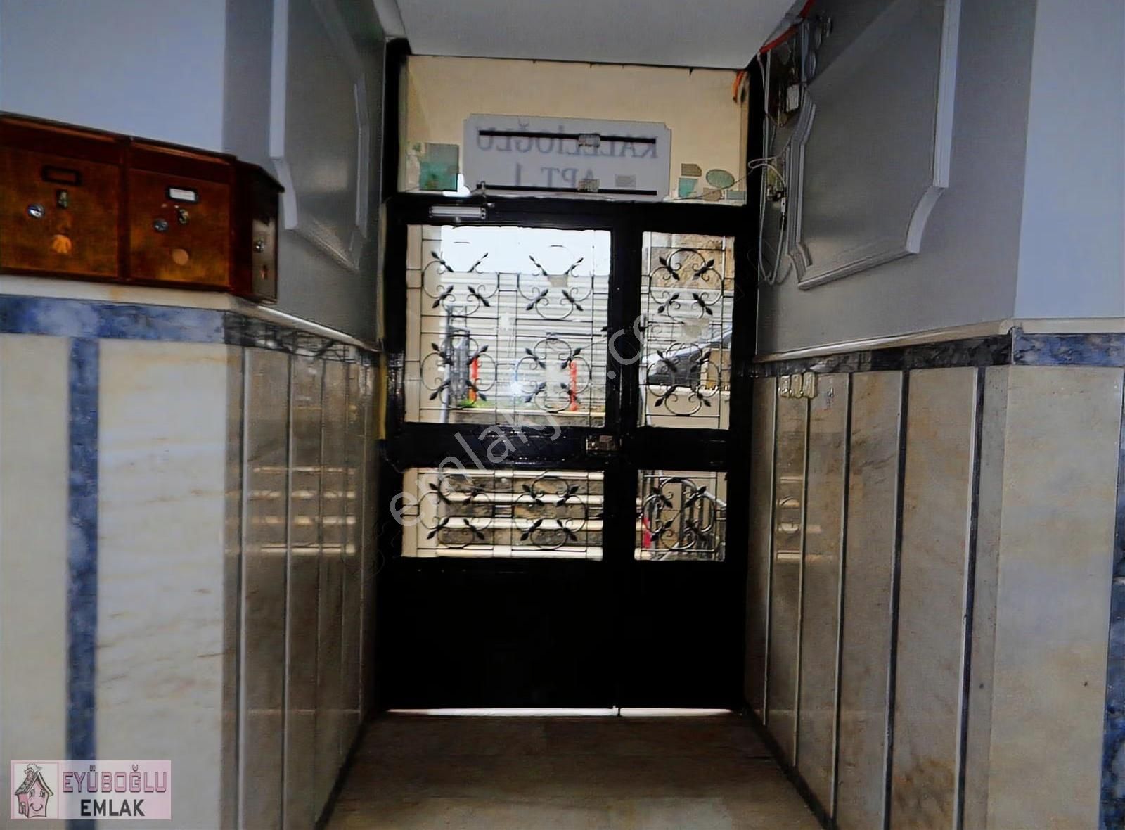 Adatepe'de Caddeye Ve Sahile Yakın3+1 Kom.3.kat Köşe Bina 110 M2 - Görsel 12