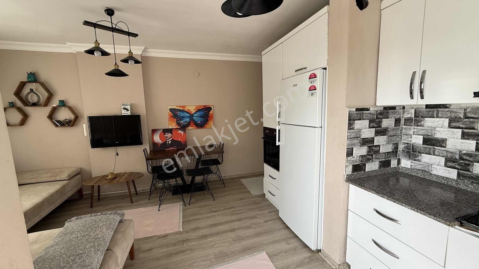 Altıntaş'ta Kardeşkentler Cd.ne 300 Mt Eşyalı Satılık 2+1 - Görsel 3
