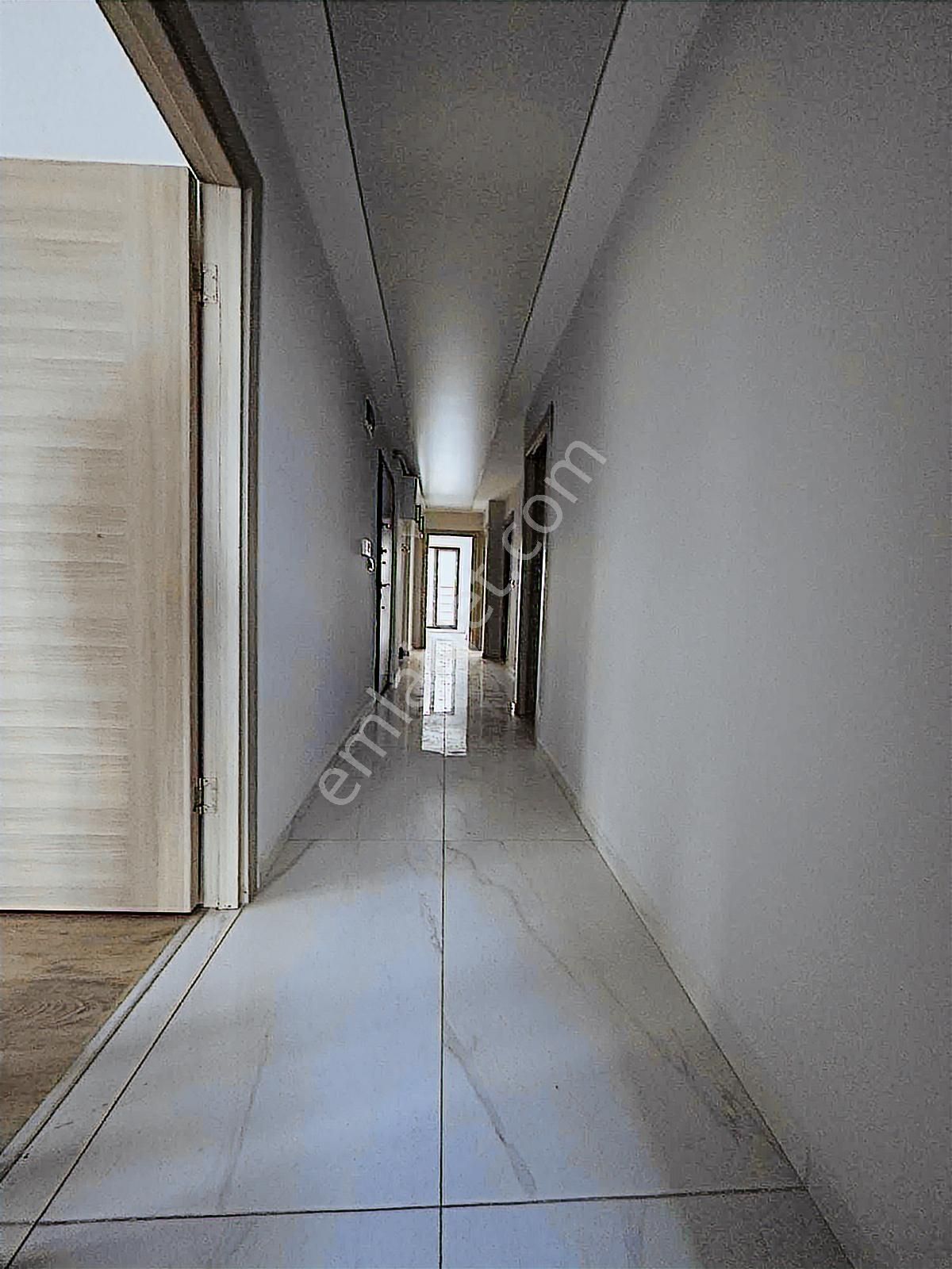 Hasan Basri Çantay Mahallesinde Kiralık 3+1 Daire - Görsel 14