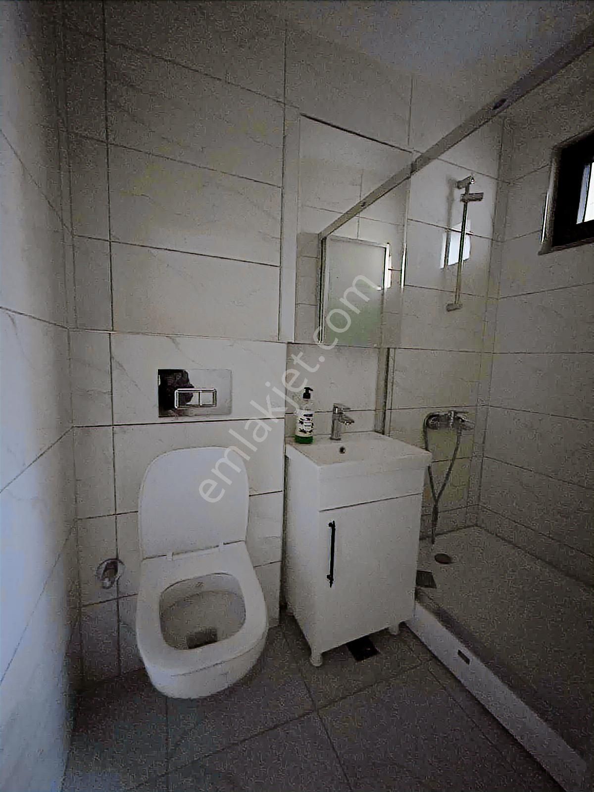 Hasan Basri Çantay Mahallesinde Kiralık 3+1 Daire - Görsel 8