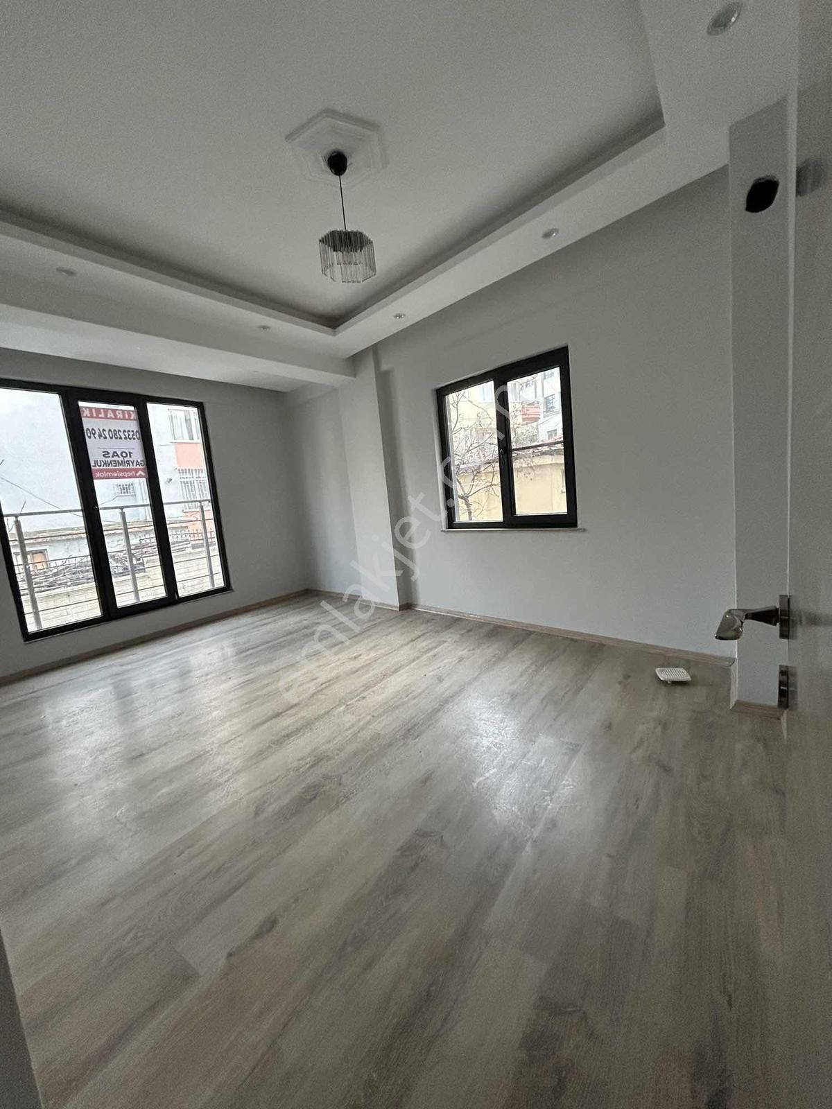 Hasan Basri Çantay Mahallesinde Kiralık 3+1 Daire - Görsel 10