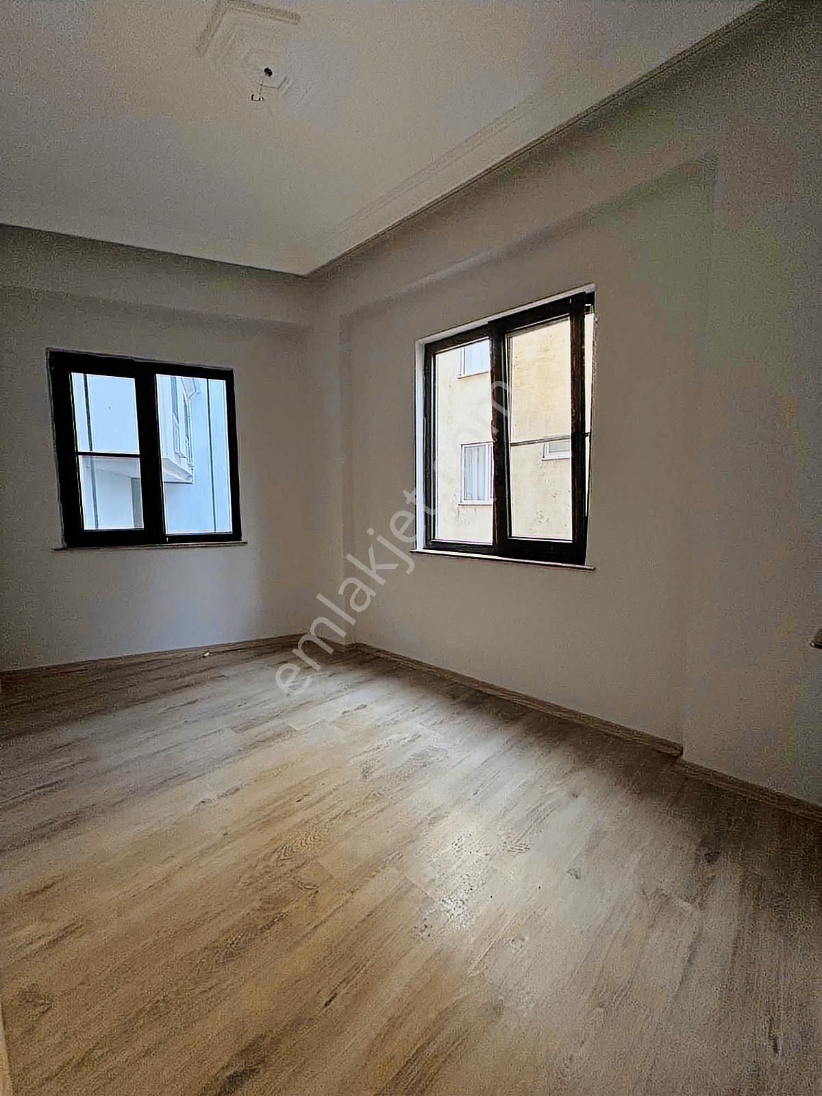 Hasan Basri Çantay Mahallesinde Kiralık 3+1 Daire - Görsel 12