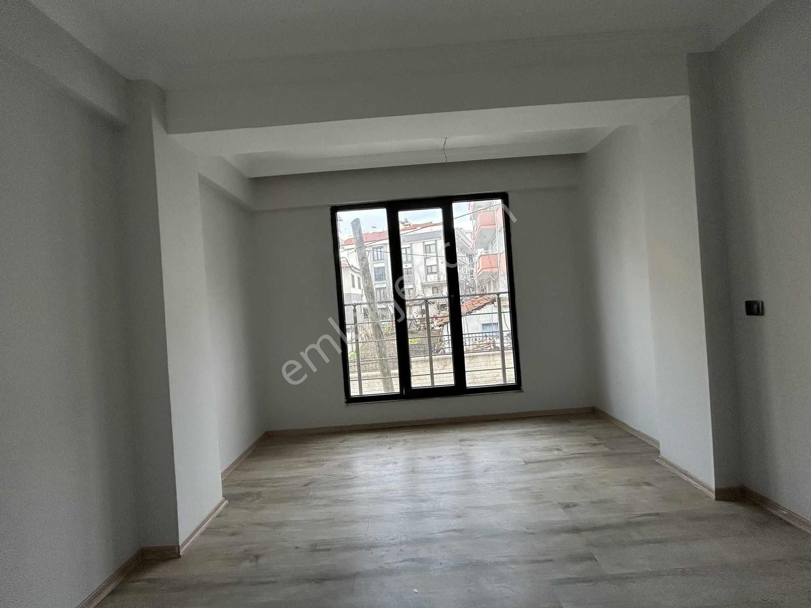 Hasan Basri Çantay Mahallesinde Kiralık 3+1 Daire - Görsel 15