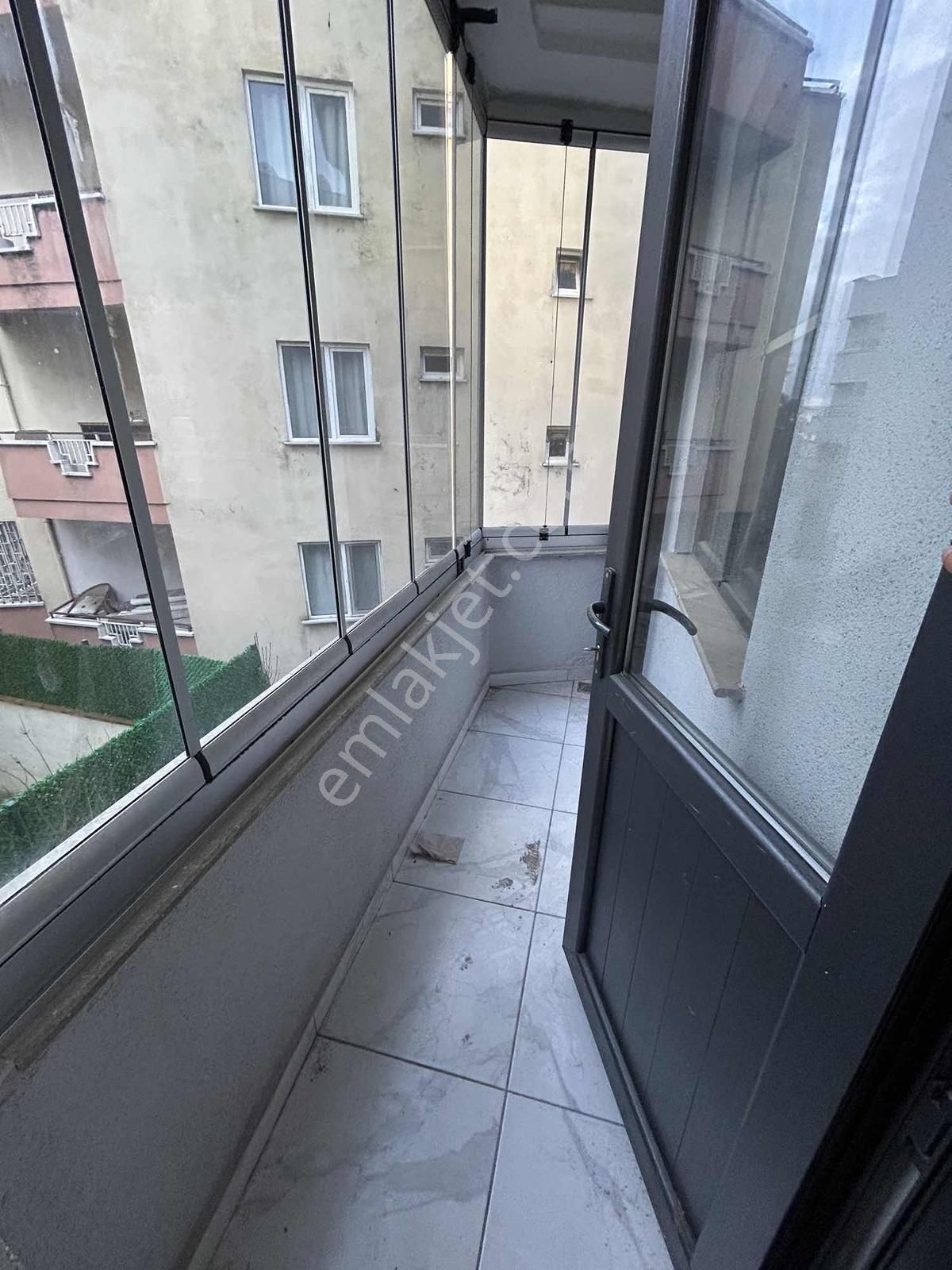 Hasan Basri Çantay Mahallesinde Kiralık 3+1 Daire - Görsel 4