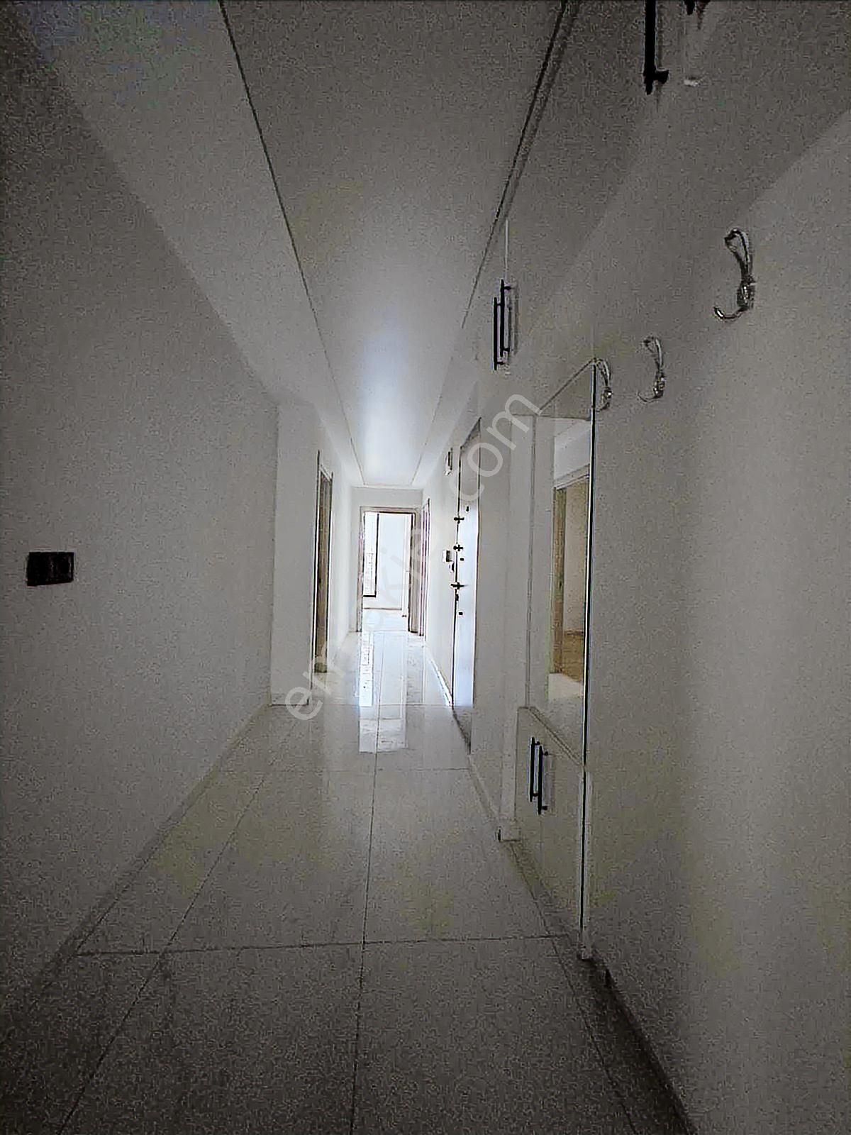 Hasan Basri Çantay Mahallesinde Kiralık 3+1 Daire - Görsel 21