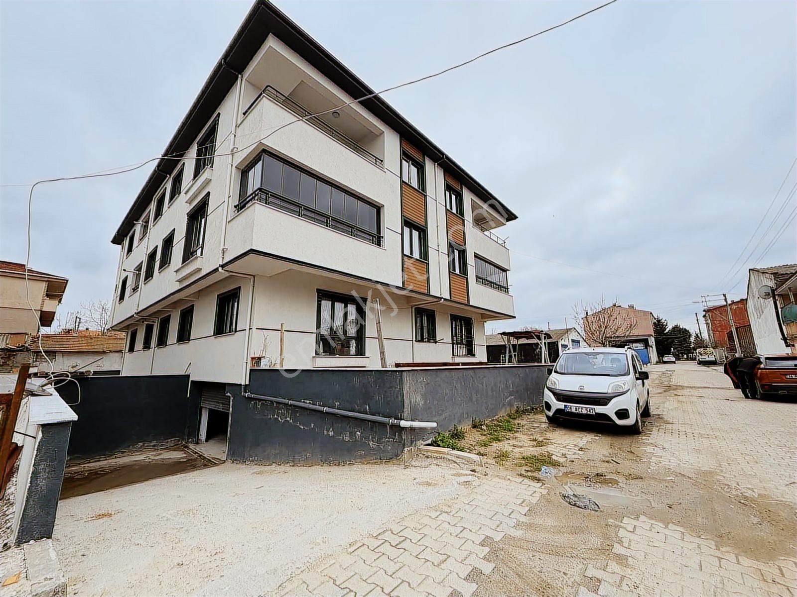 Hatipte Yerden Isıtmalı Ve Petekli K.otoparklı Lüx 2+1 Fırsatı - Görsel 18