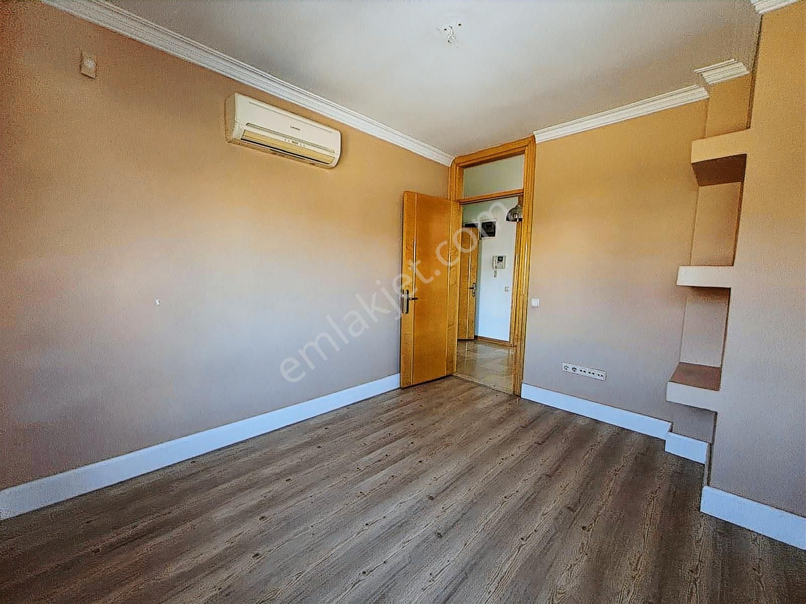 Forum Bornova Karşısı Palmiye Sitesinde 4+2 Satılık Villa - Görsel 13