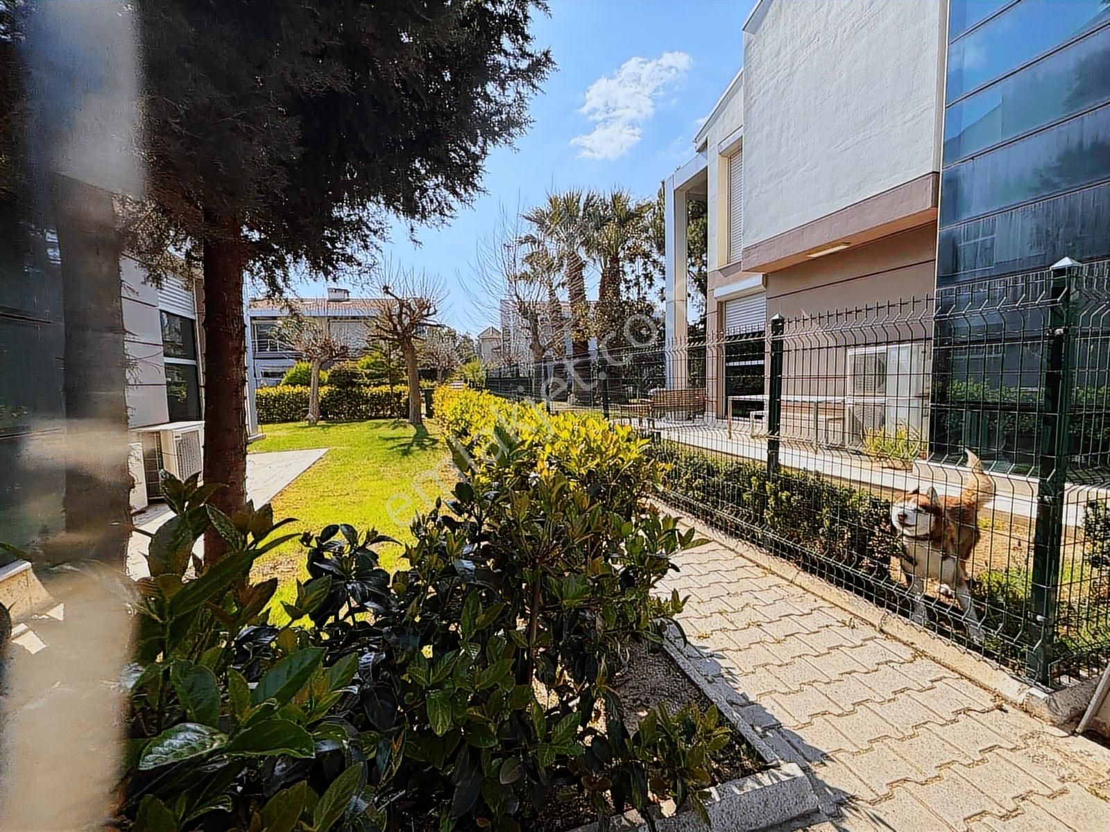 Forum Bornova Karşısı Palmiye Sitesinde 4+2 Satılık Villa - Görsel 9