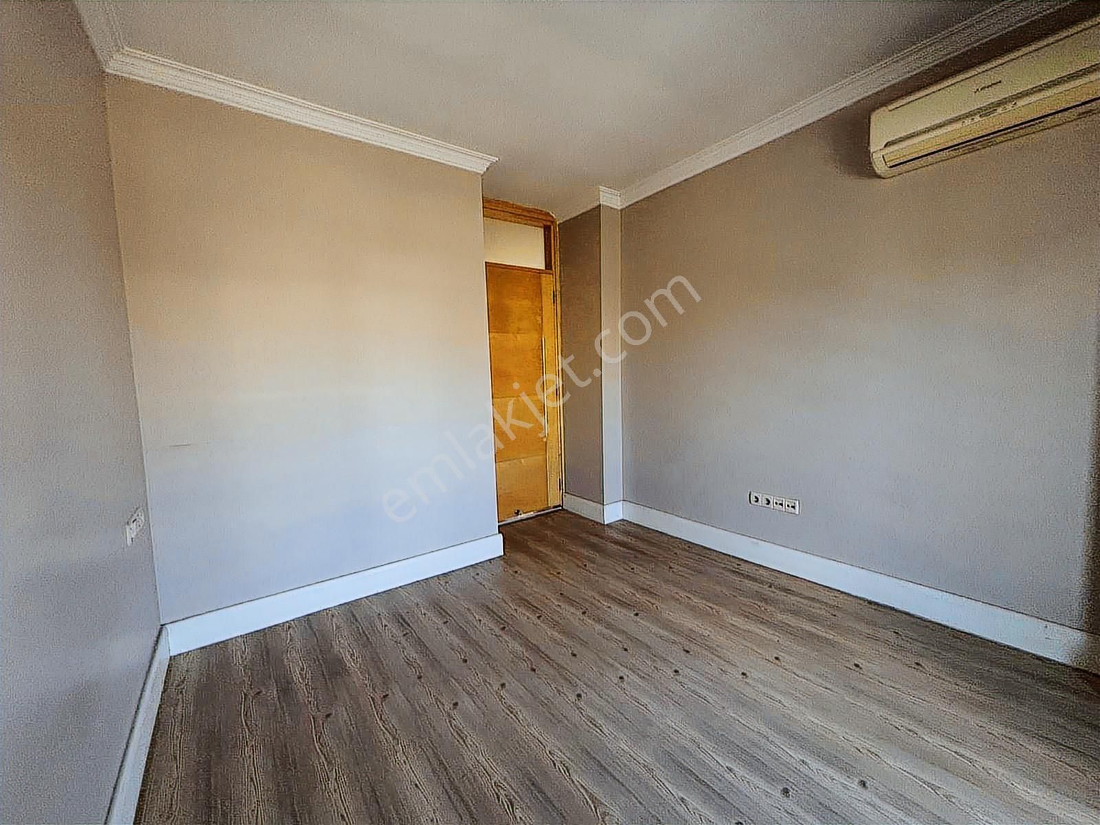 Forum Bornova Karşısı Palmiye Sitesinde 4+2 Satılık Villa - Görsel 14