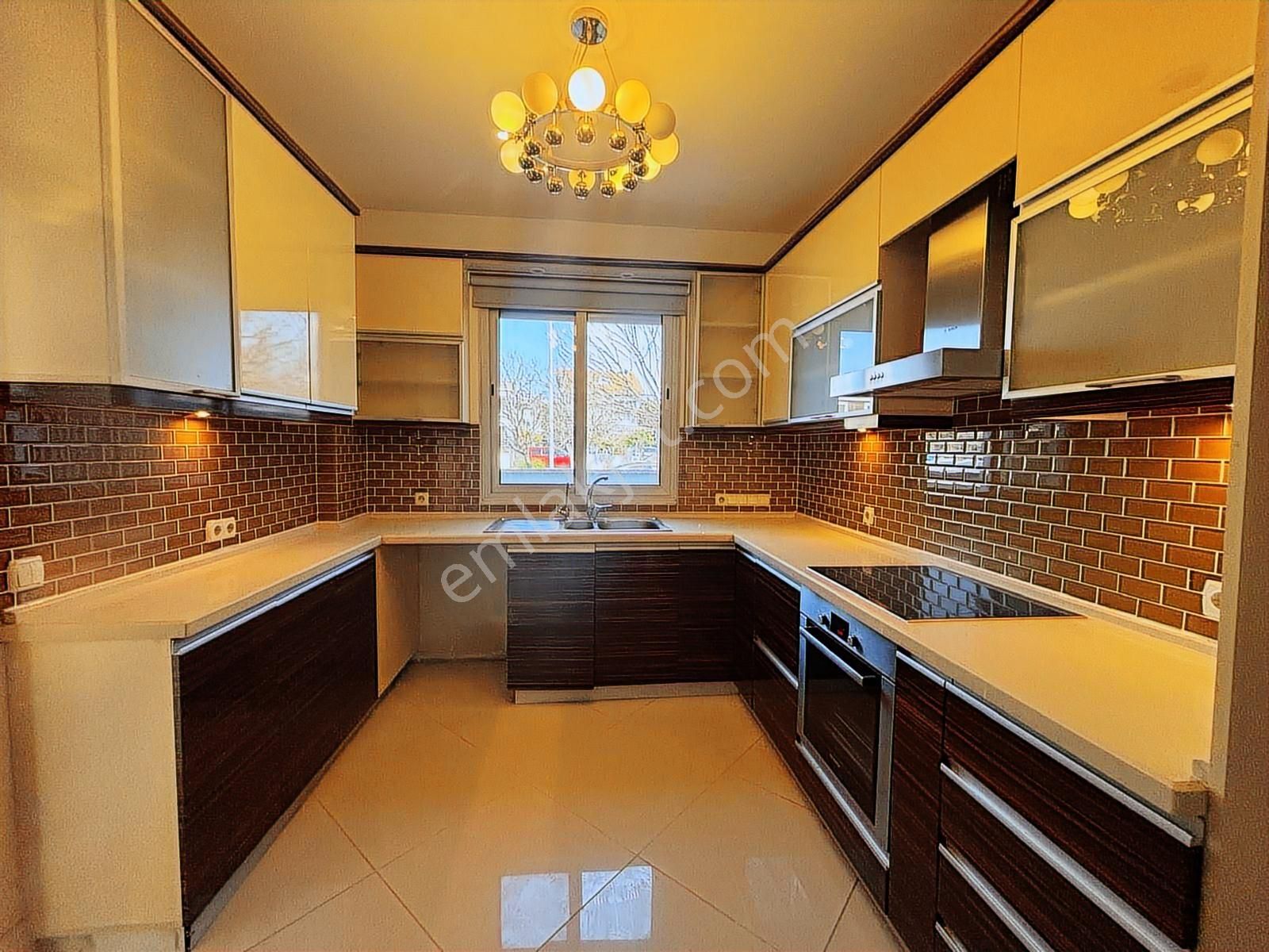 Forum Bornova Karşısı Palmiye Sitesinde 4+2 Satılık Villa - Görsel 18
