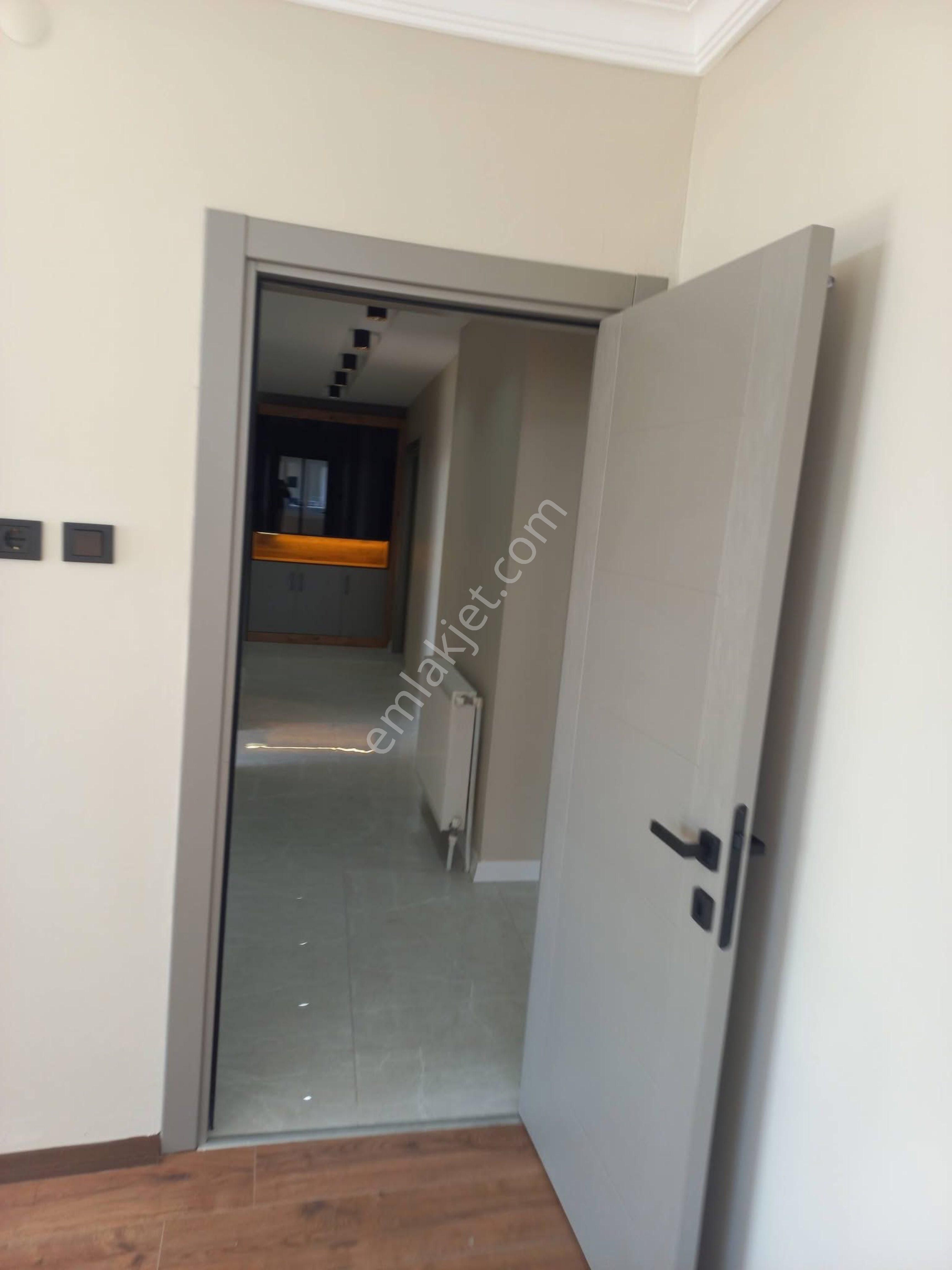 Toros Mahallesi’nde Merkezi Konumda Full Yapılı Lüks 3+1 Fırsat Dairesi - Görsel 13