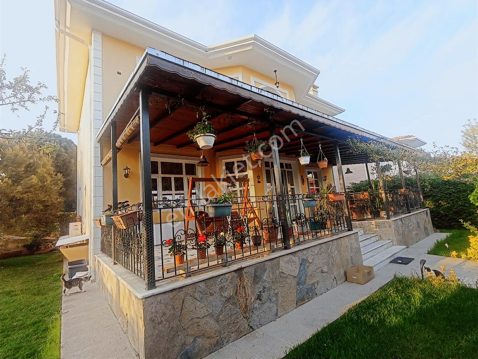 Site İçerisinde Satılık Havuzlu 7+2 Villa - Görsel 22