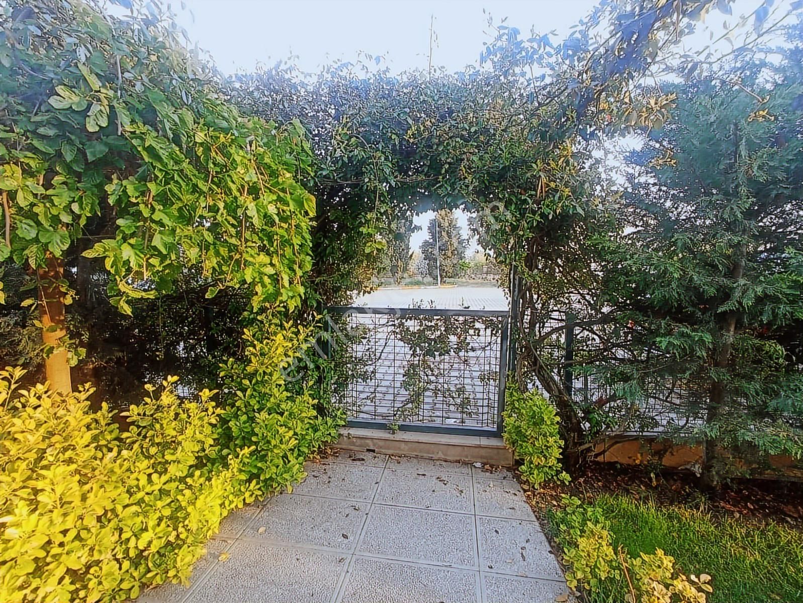 Site İçerisinde Satılık Havuzlu 7+2 Villa - Görsel 4