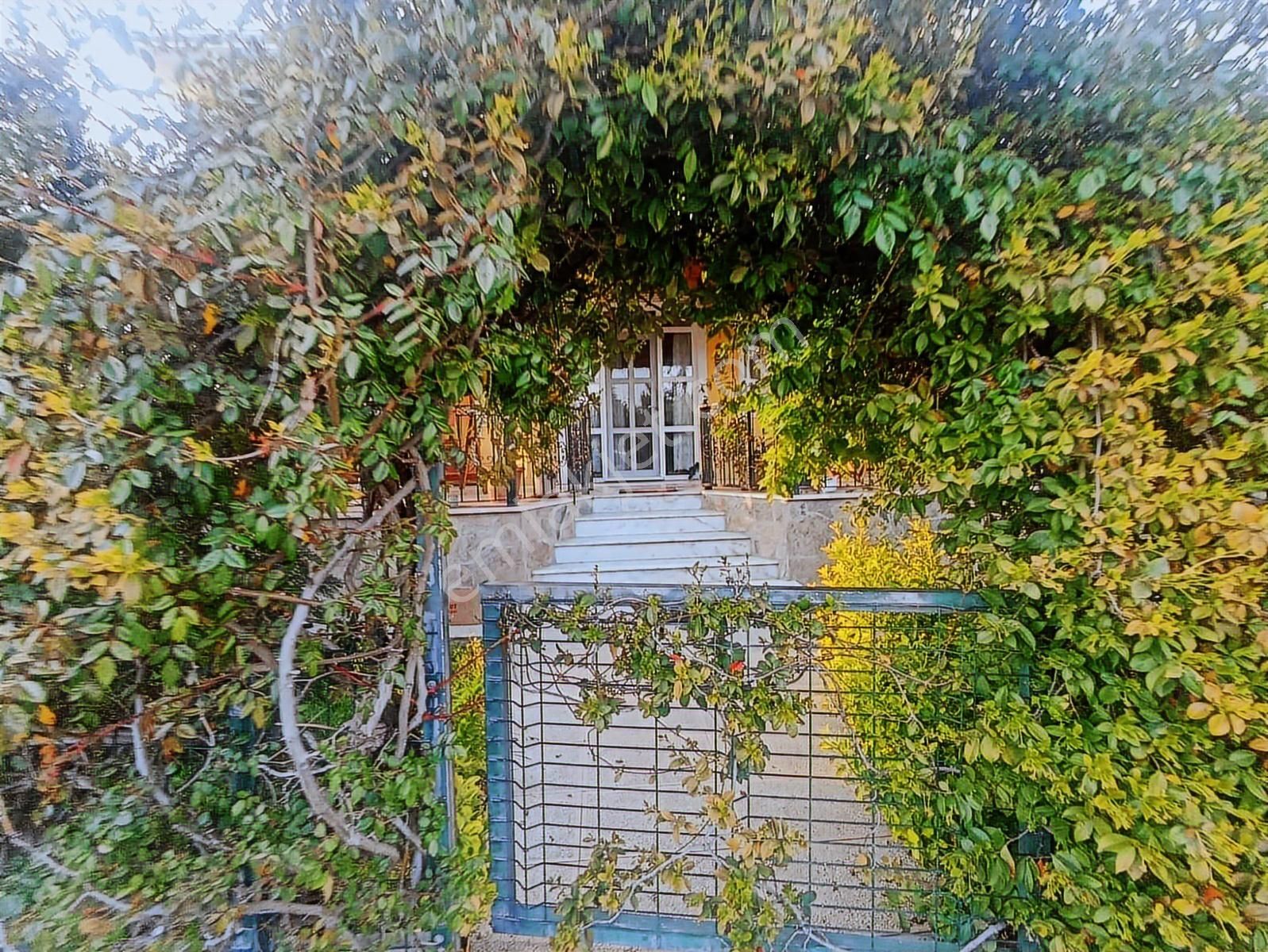 Site İçerisinde Satılık Havuzlu 7+2 Villa - Görsel 28