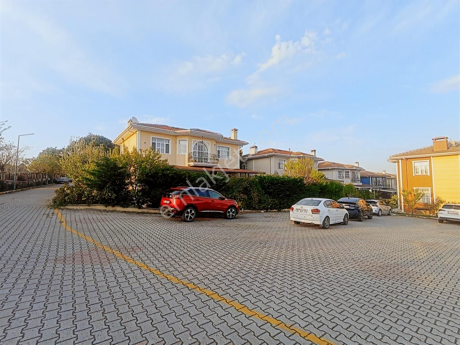 Site İçerisinde Satılık Havuzlu 7+2 Villa - Görsel 5