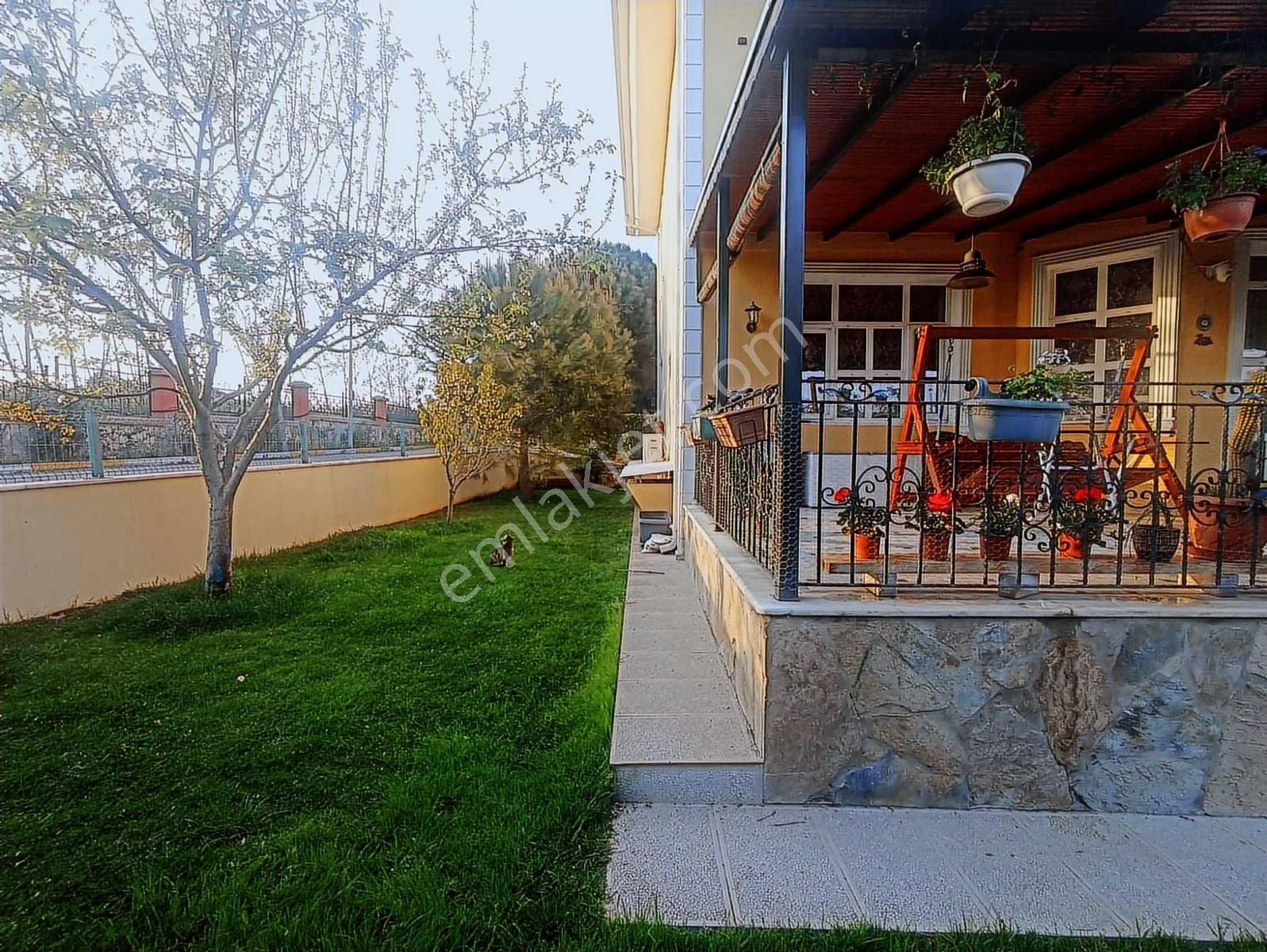 Site İçerisinde Satılık Havuzlu 7+2 Villa - Görsel 14