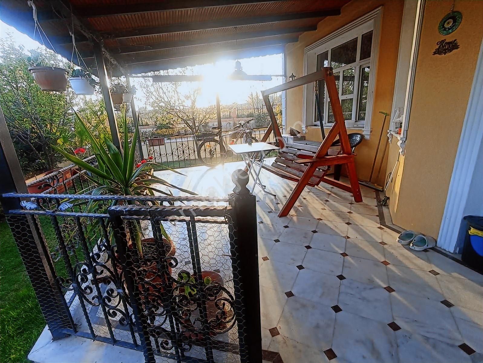 Site İçerisinde Satılık Havuzlu 7+2 Villa - Görsel 8