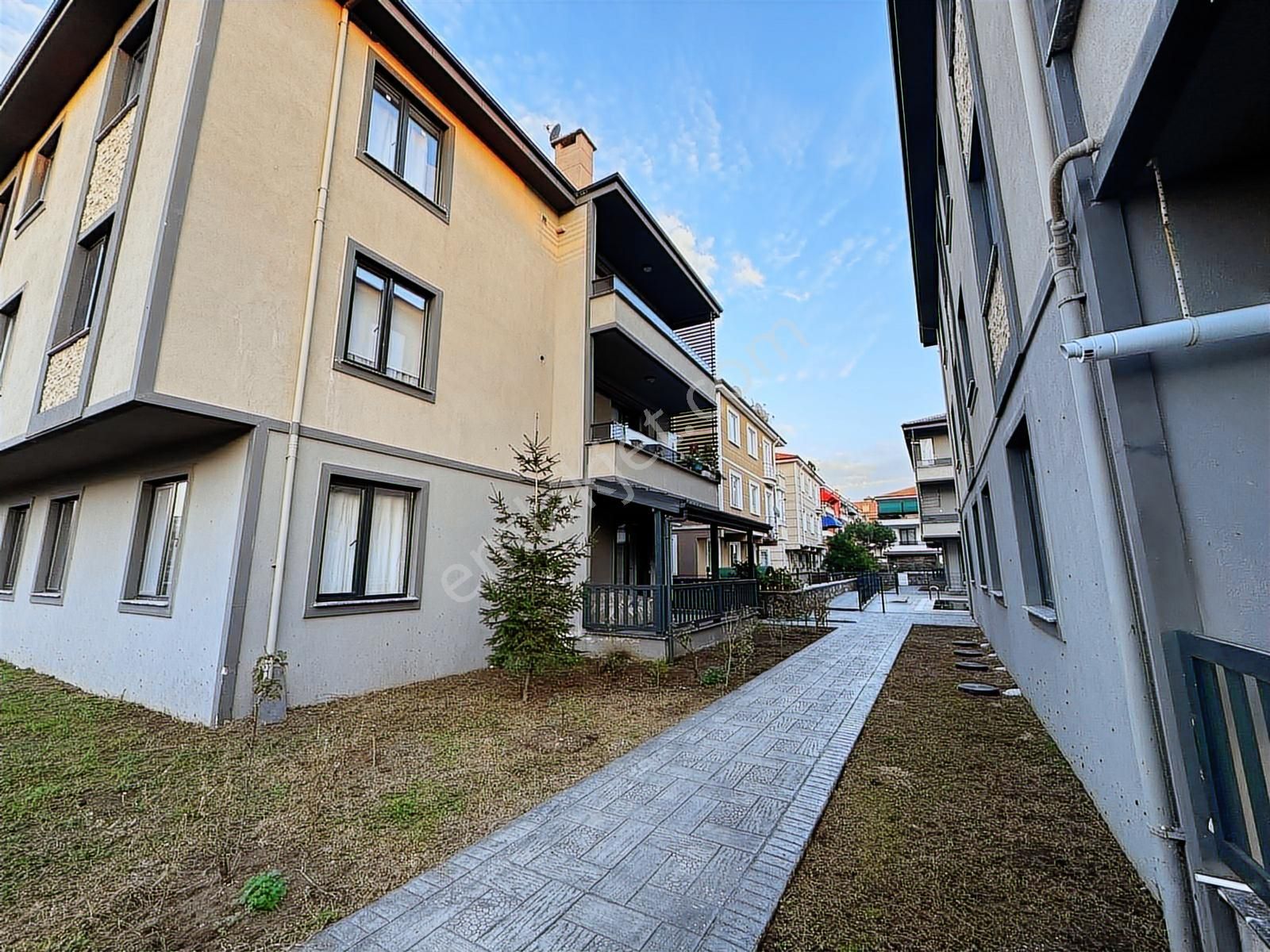 Denize 100m Havuzlu Lüks Sitede 2+1 Daire 85m² Ebeveyn Banyolu - Görsel 14