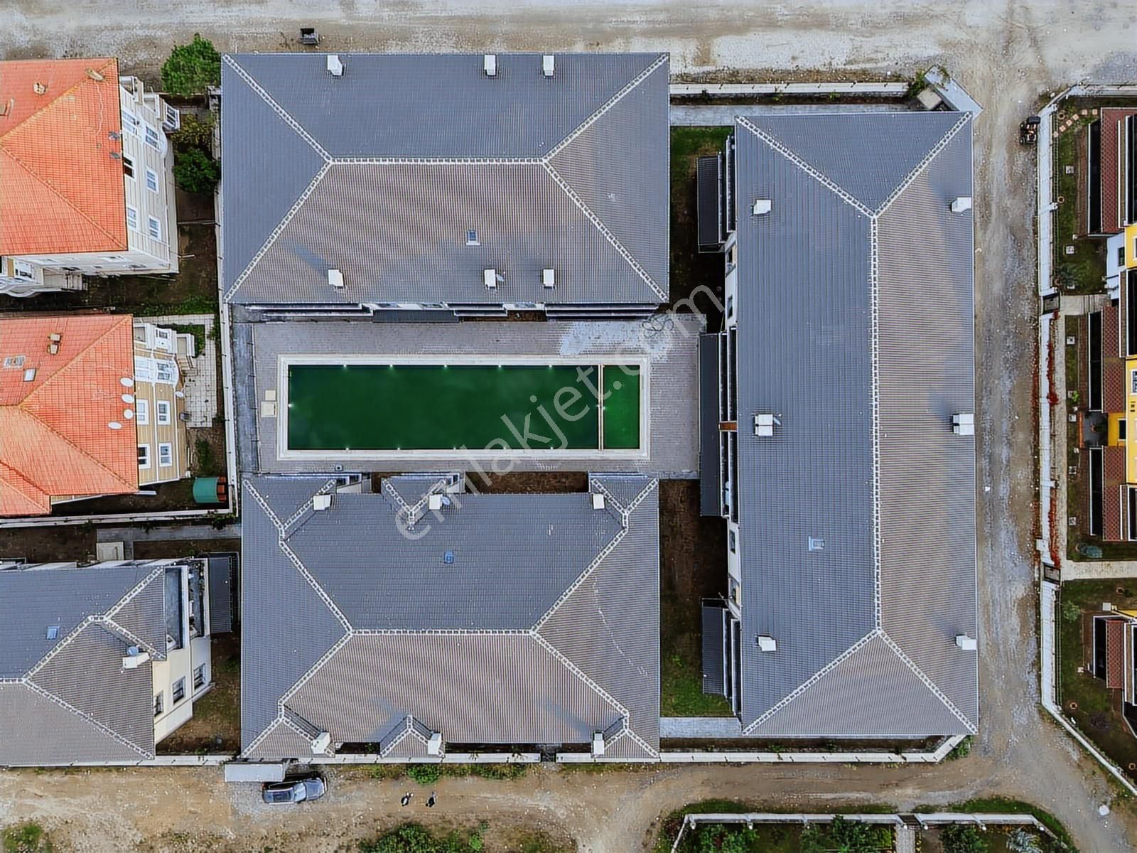 Denize 100m Havuzlu Lüks Sitede 2+1 Daire 85m² Ebeveyn Banyolu - Görsel 2