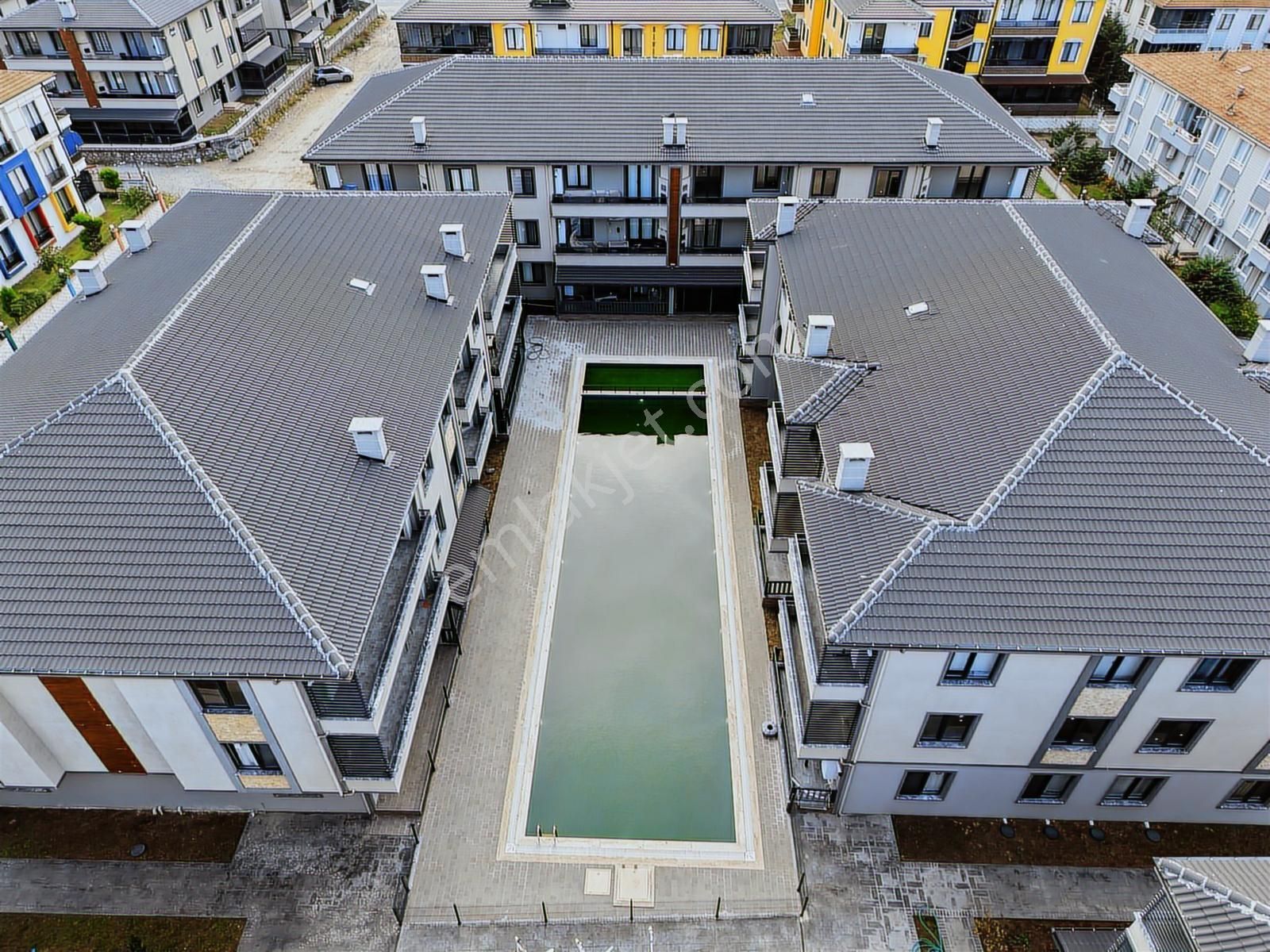 Denize 100m Havuzlu Lüks Sitede 2+1 Daire 85m² Ebeveyn Banyolu - Görsel 3