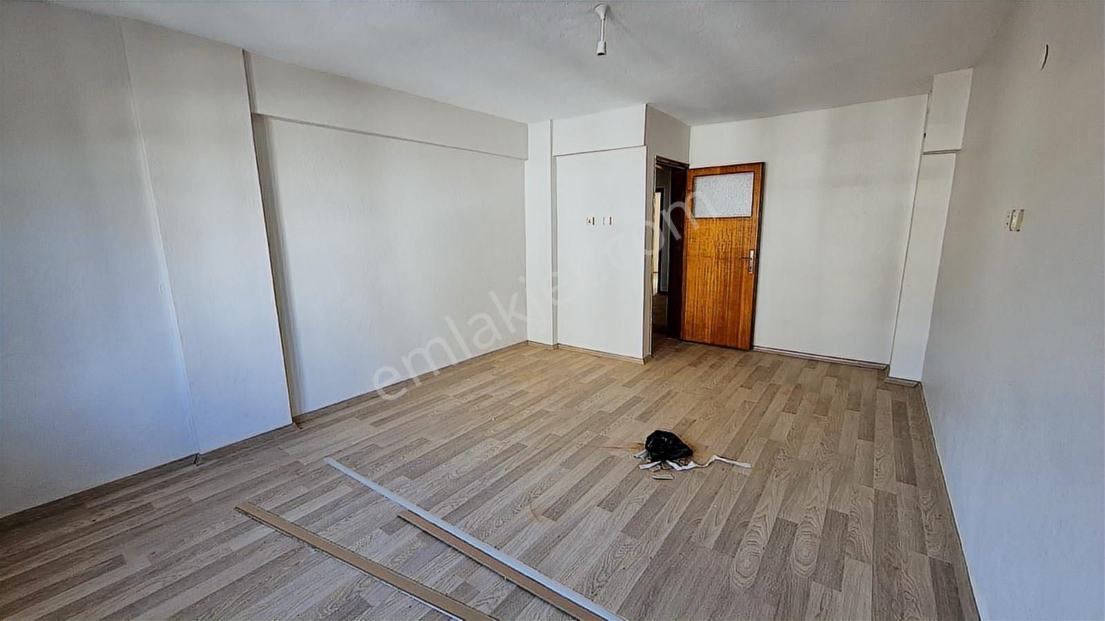 Dikili Merkezde Denize Yakın Jeotermalli Yeni Tadilatlı Kiralık - Görsel 3