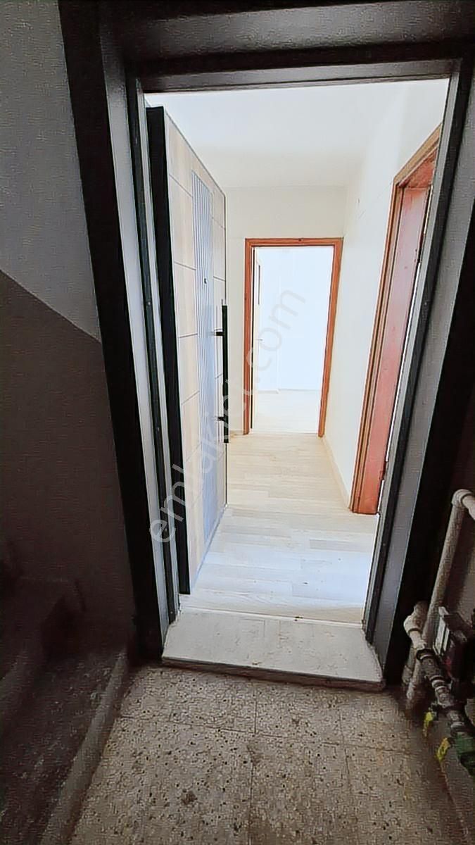 Dikili Merkezde Denize Yakın Jeotermalli Yeni Tadilatlı Kiralık - Görsel 12