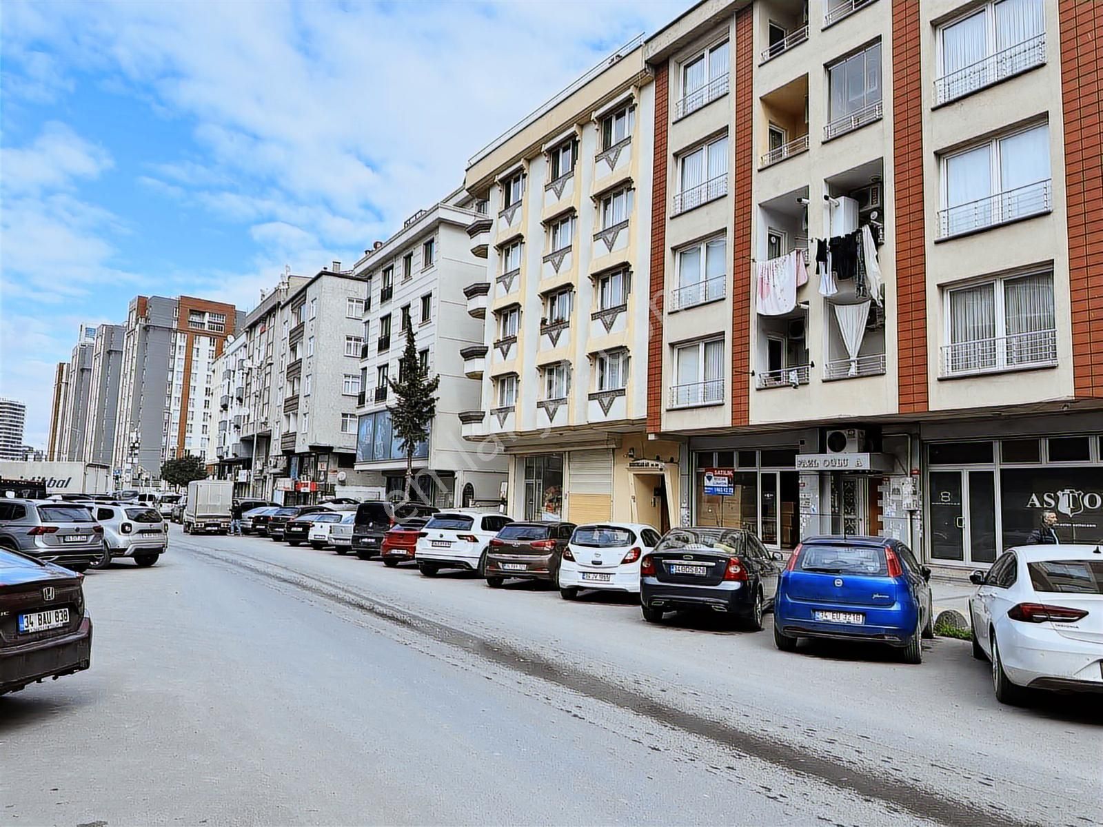 Sevcan Remax Zeytinburnu Çırpıcı 60m2 Depolu 150m2 Cadde Dükkan - Görsel 2