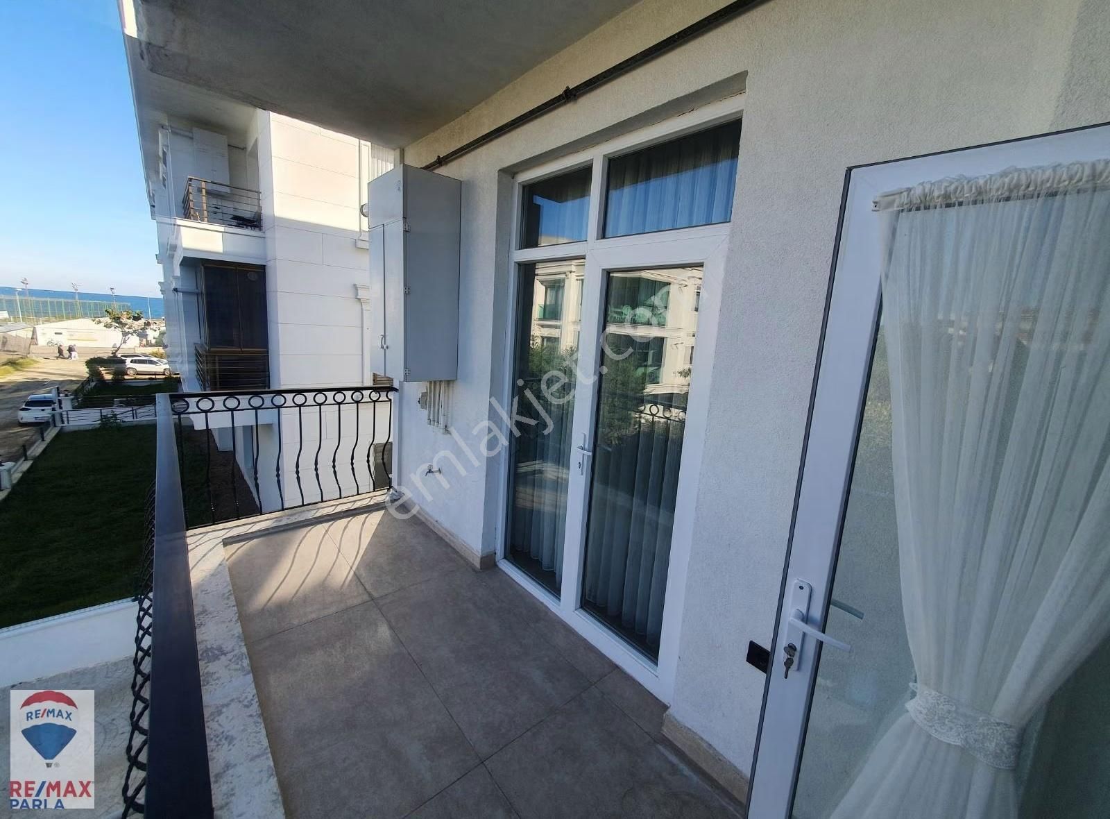 Körfez Marina Sahile Yürüme Mesafesi Yazlık Tadında Satılık 1+1 - Görsel 7