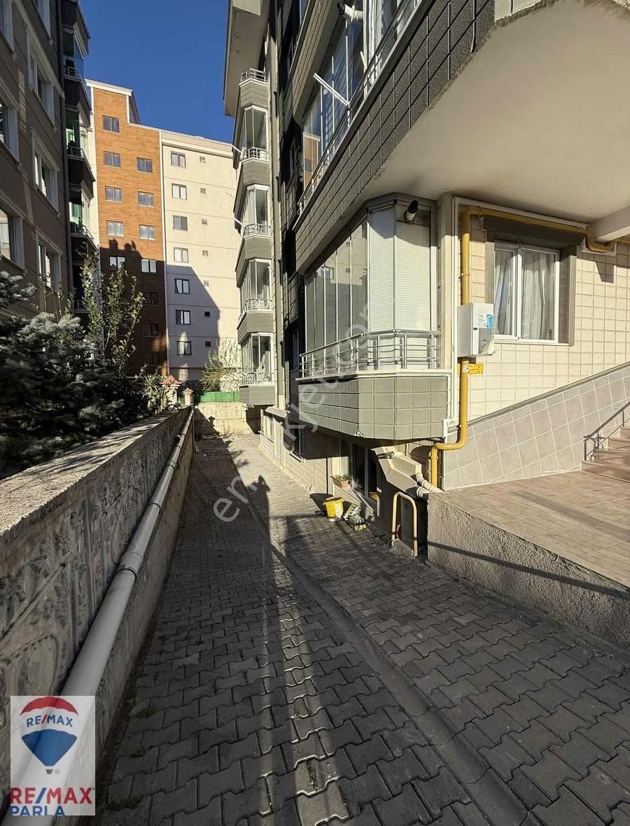 Remax / Murat / Atakent Tramvay Durağına 150 Metre Mesafede 2+1 - Görsel 3