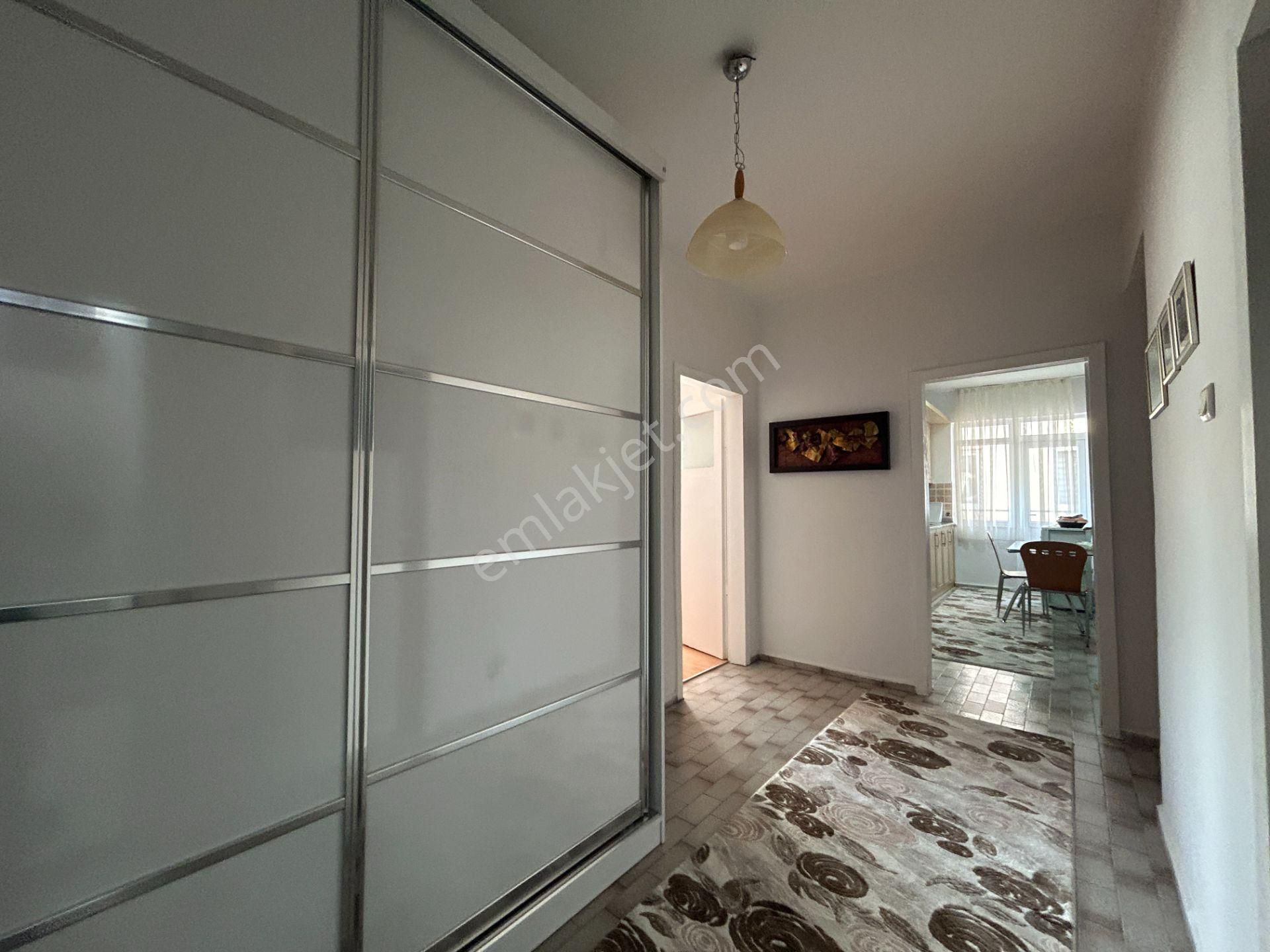 Alanya Merkez Atatürk Caddesinde Denize 100 Metre Eşyalı 2+1 - Görsel 17