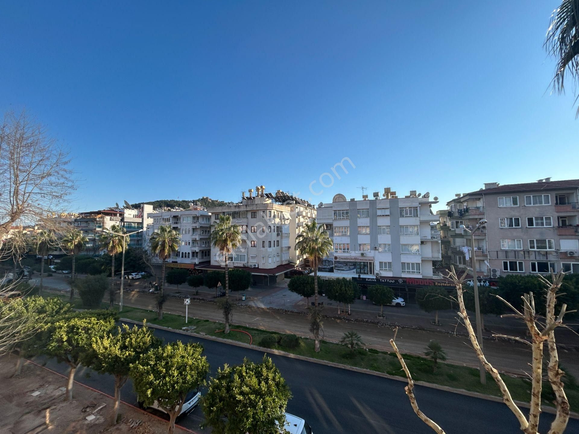 Alanya Merkez Atatürk Caddesinde Denize 100 Metre Eşyalı 2+1 - Görsel 6