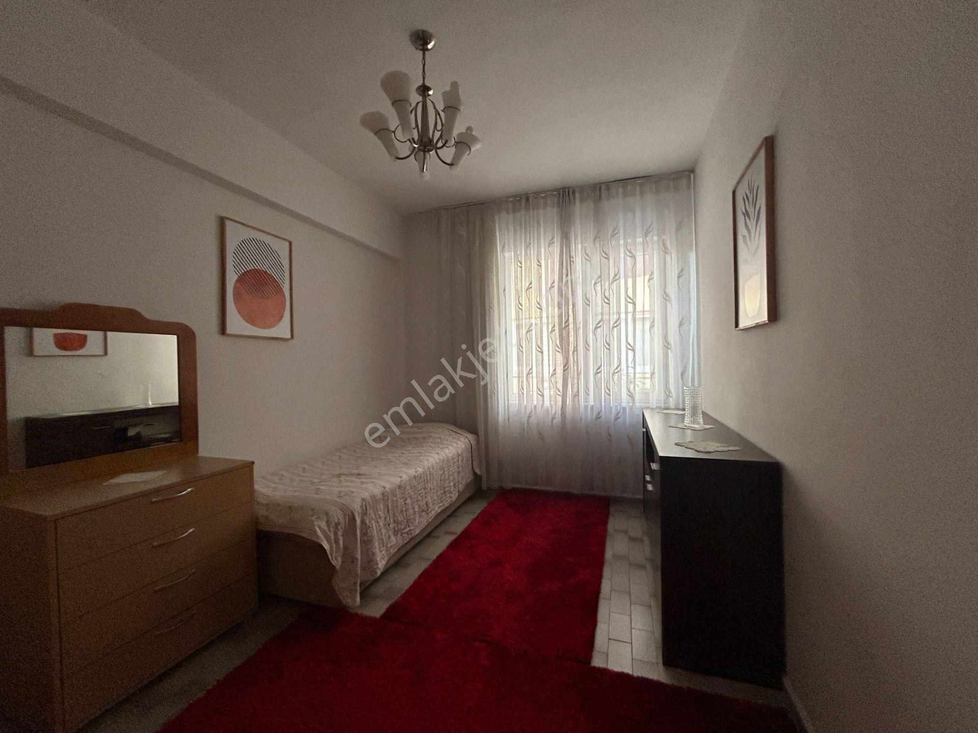 Alanya Merkez Atatürk Caddesinde Denize 100 Metre Eşyalı 2+1 - Görsel 12