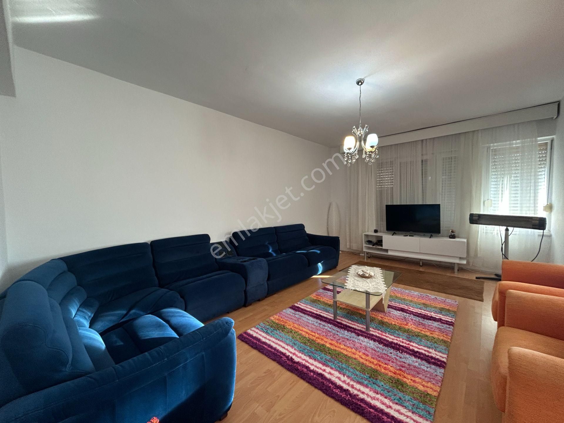 Alanya Merkez Atatürk Caddesinde Denize 100 Metre Eşyalı 2+1 - Görsel 3