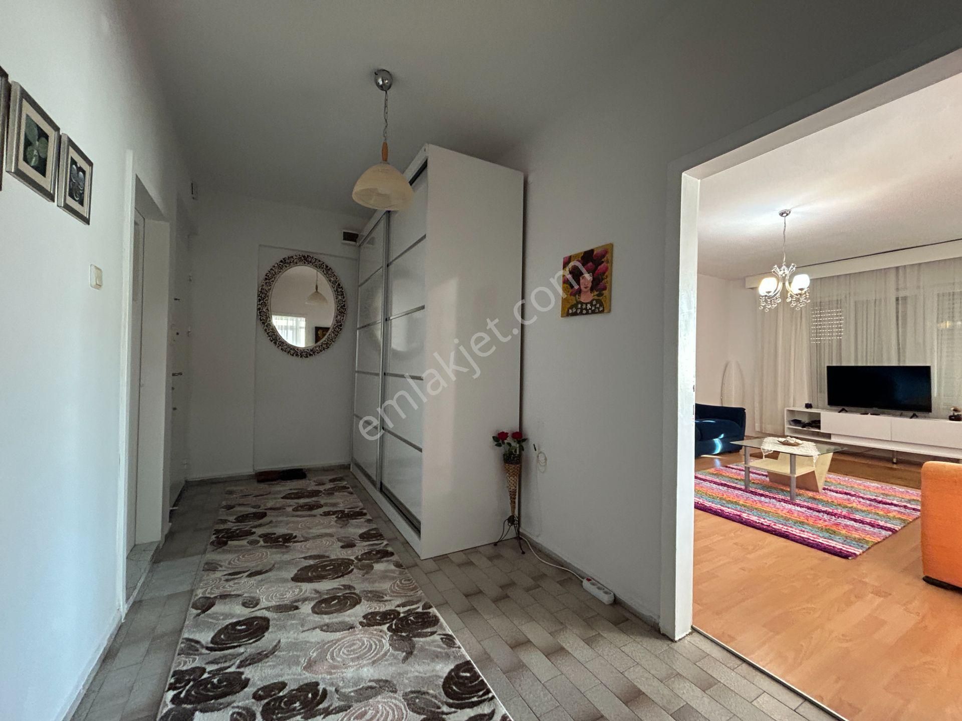 Alanya Merkez Atatürk Caddesinde Denize 100 Metre Eşyalı 2+1 - Görsel 4