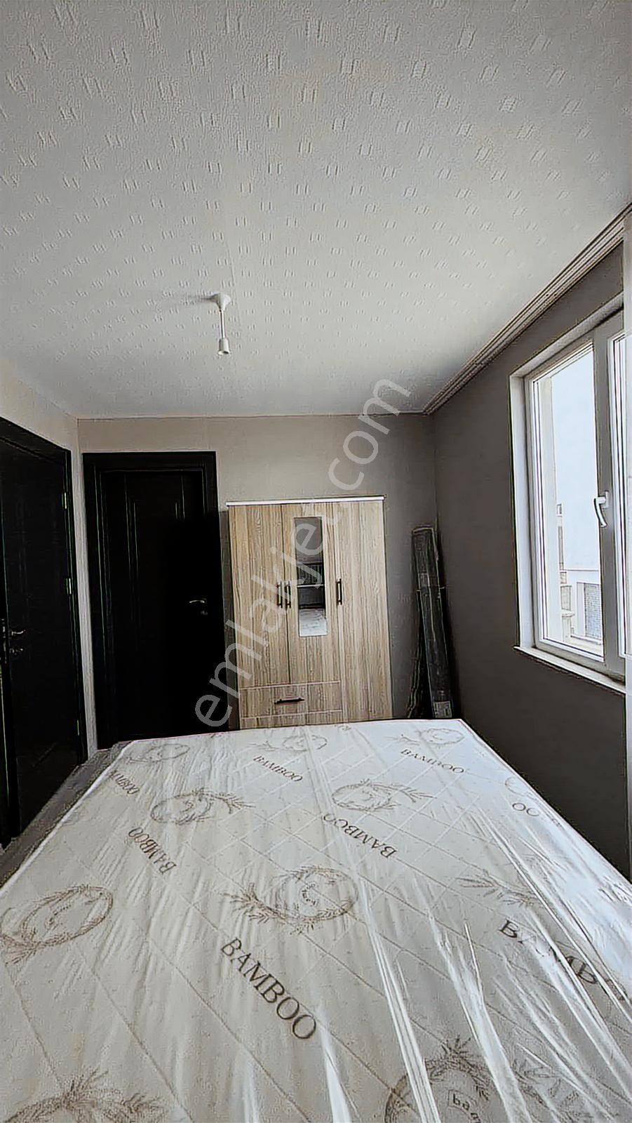 Fen Lisesi Karşısı Full Eşyalı Balkonlu 1+1 - Görsel 4