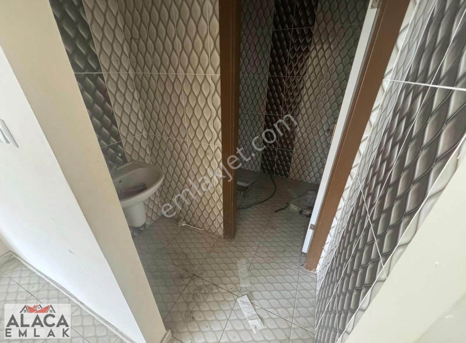 Karapürçek Mahallesi'nde At Çiftliği Yanı Satlık 90m2 Dükkan - Görsel 3