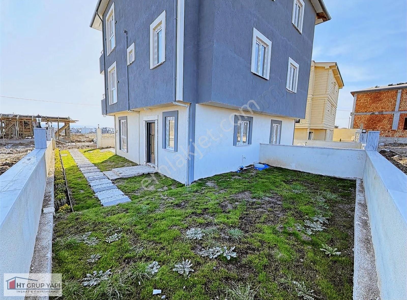 ▃▅▇ht Grup▇▅▃geniş Bahçeli Deniz Manzaralı 4+1 Villa - Görsel 13