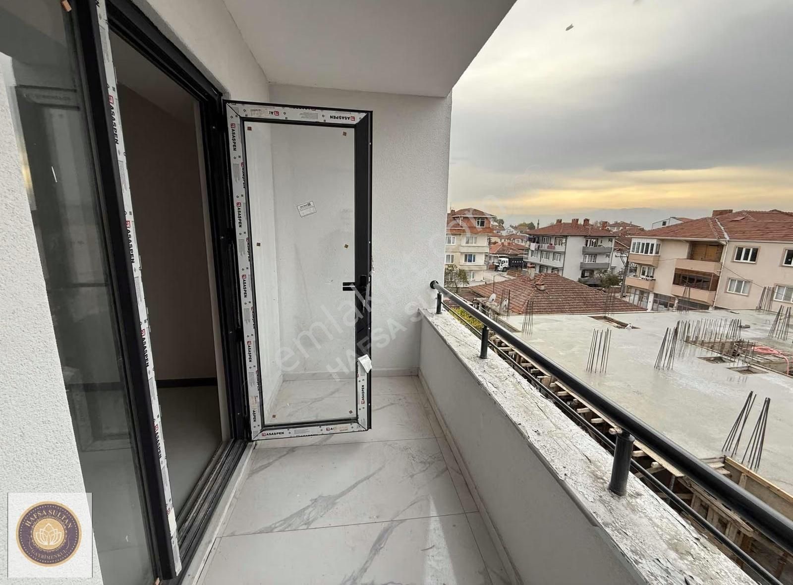 Y Şehir Yenigünde Satılık Lüx Dairler - Görsel 14